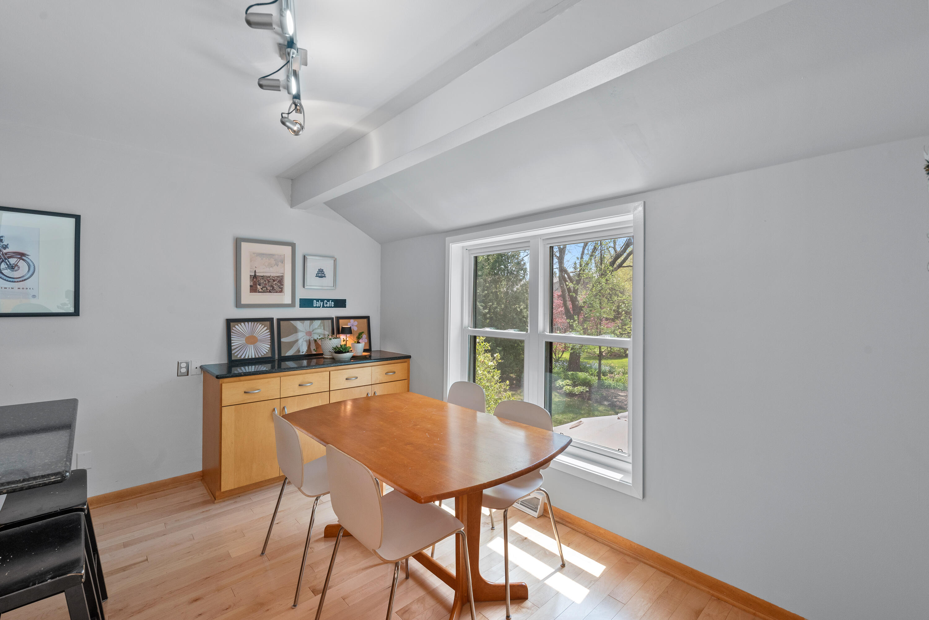 N108W7385 Balfour St