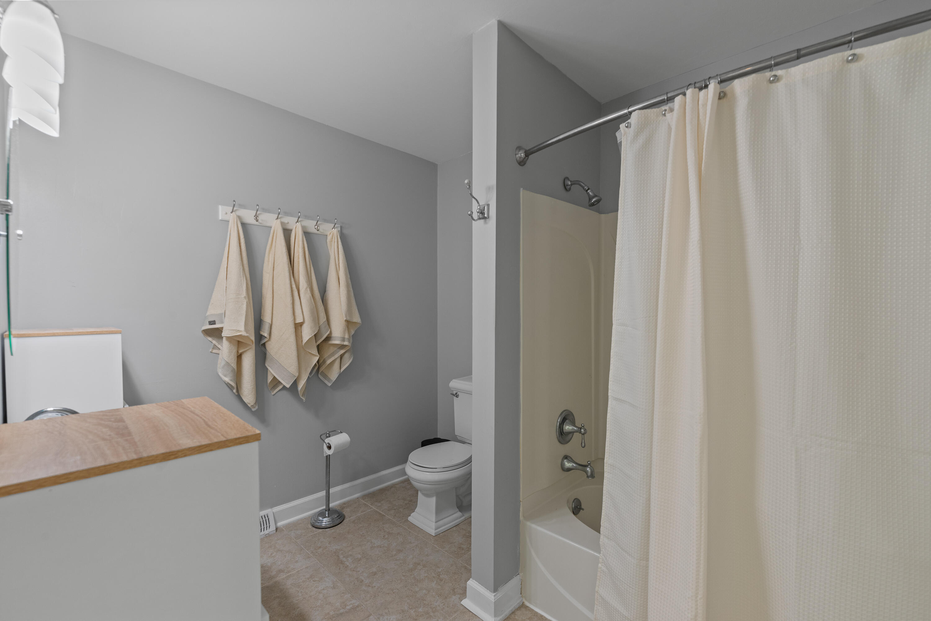 N108W7385 Balfour St