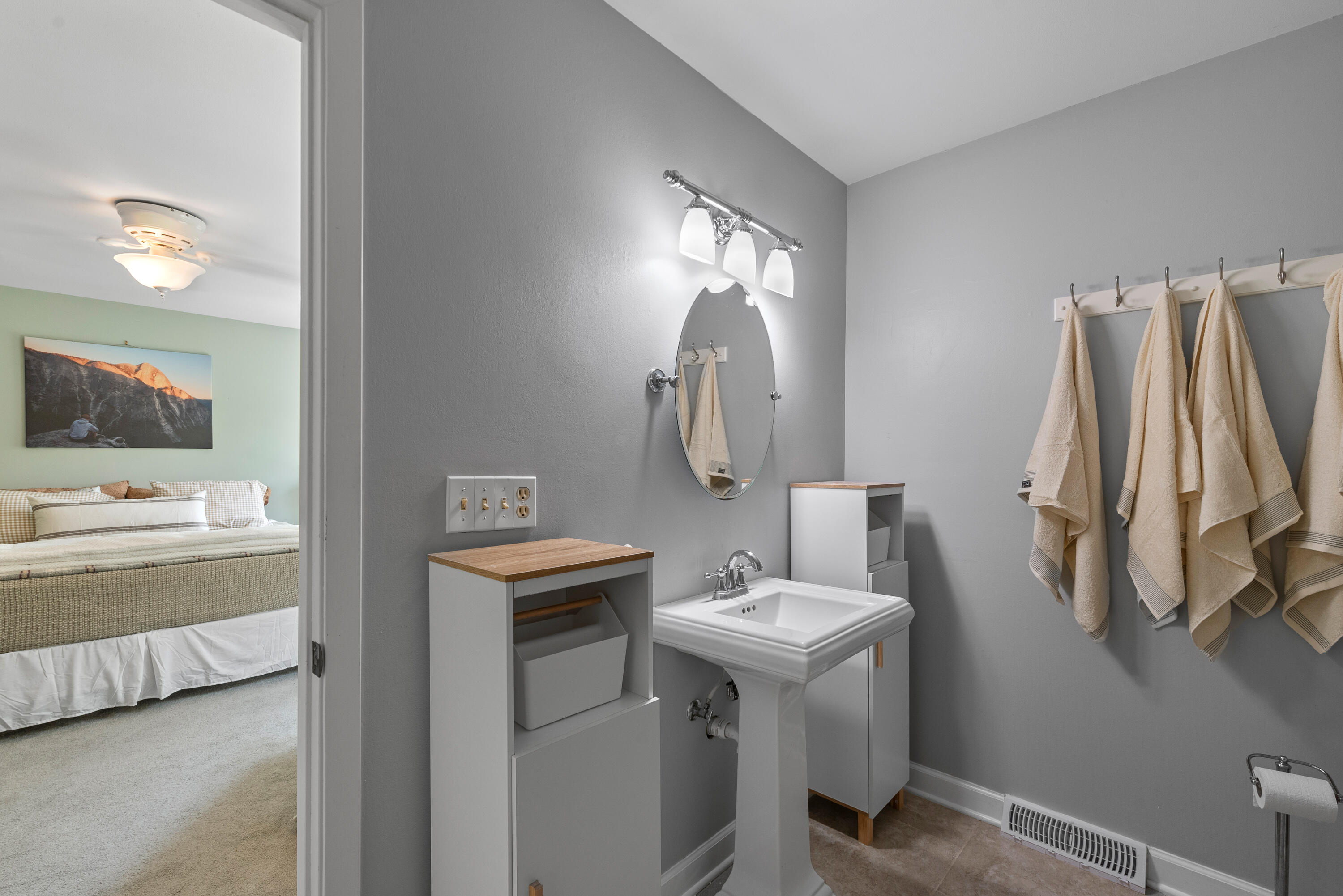 N108W7385 Balfour St