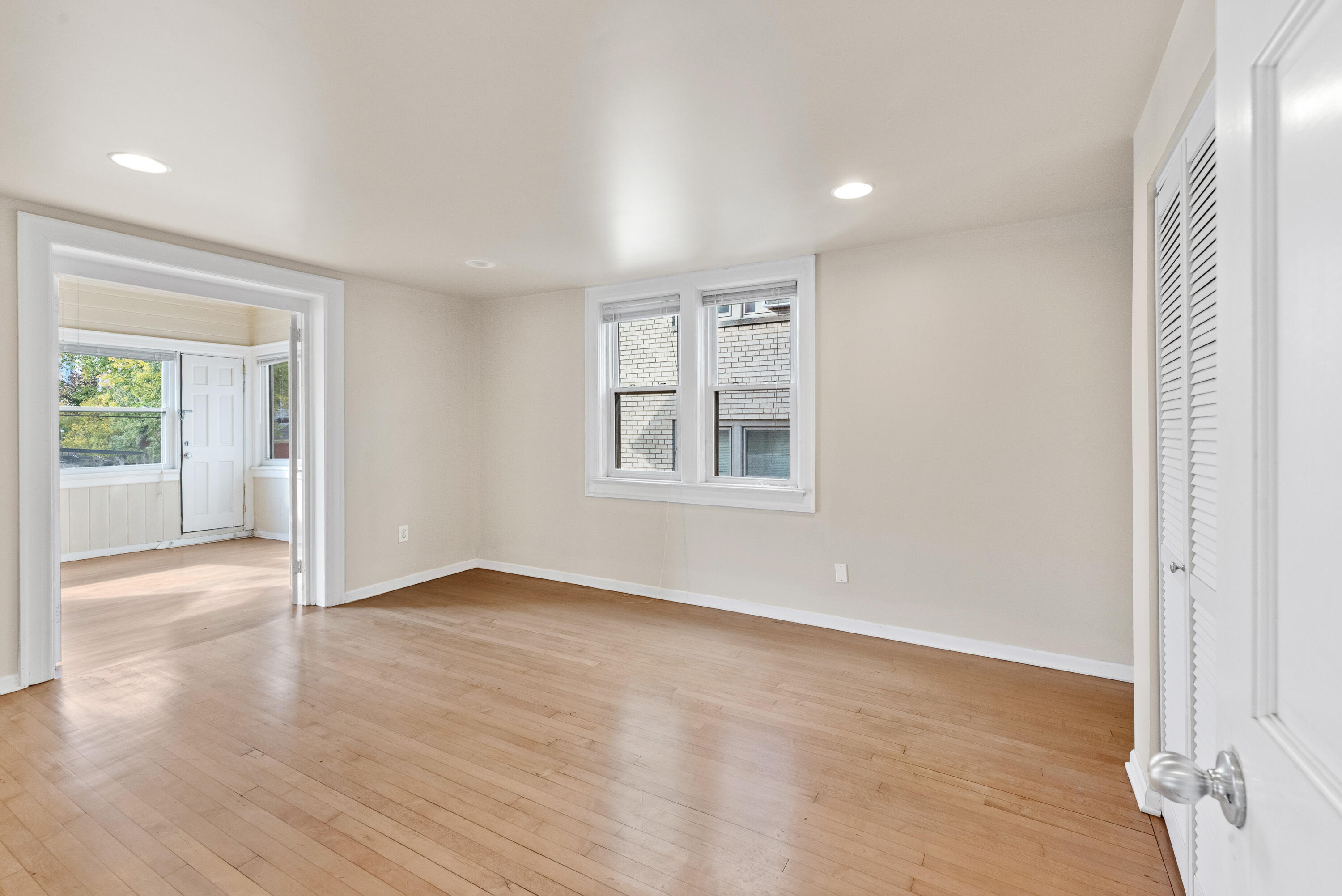 1115 E Knapp St Unit: 2