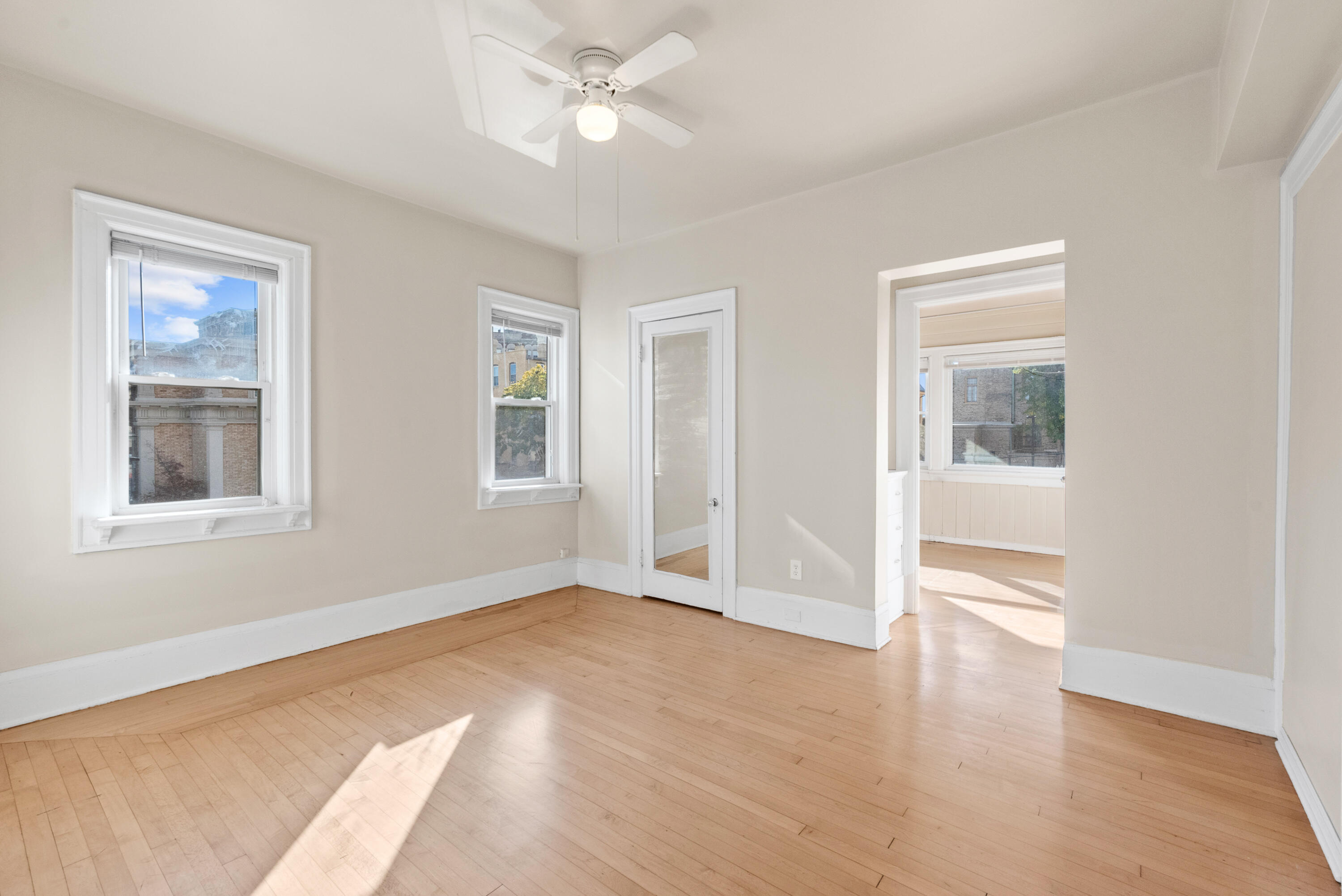 1115 E Knapp St Unit: 2