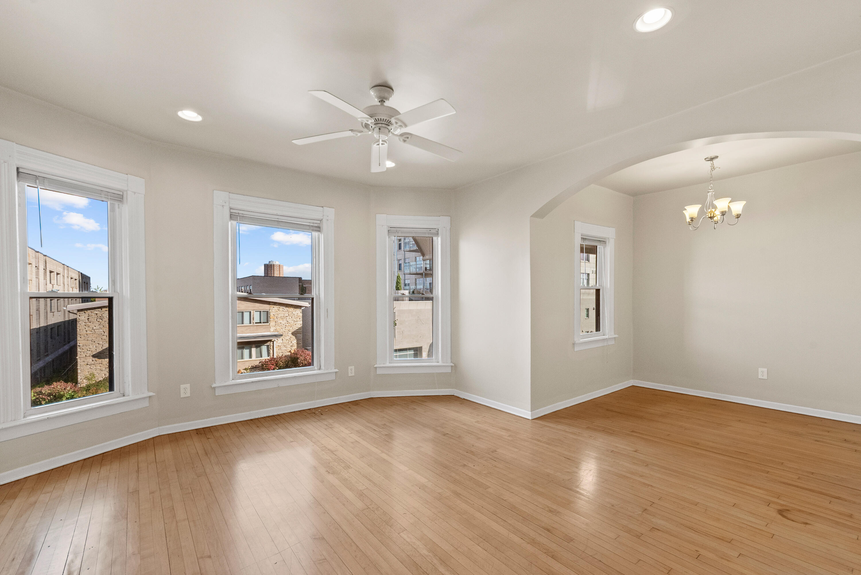 1115 E Knapp St Unit: 2