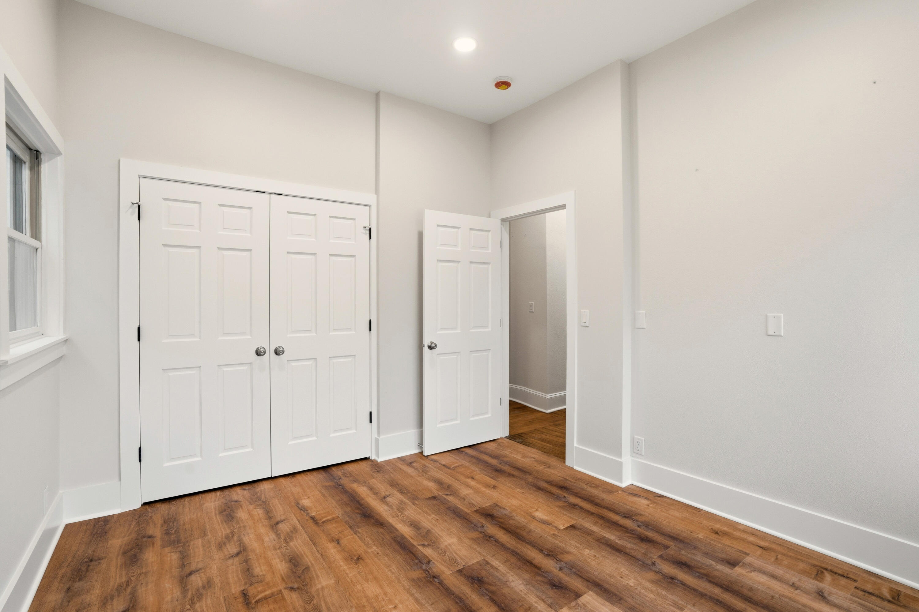 1119 E Knapp St Unit: Lower