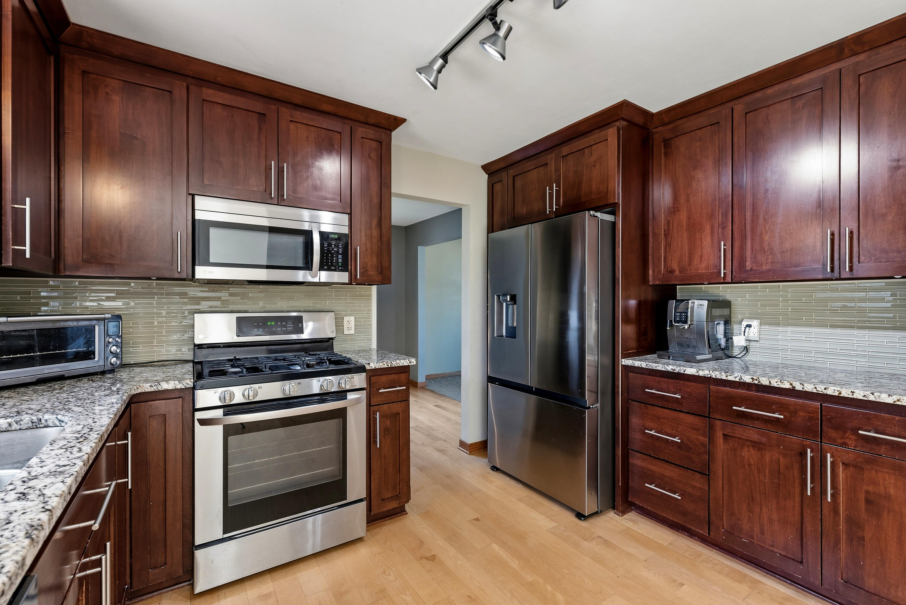 N108W17031 Hawthorne Dr