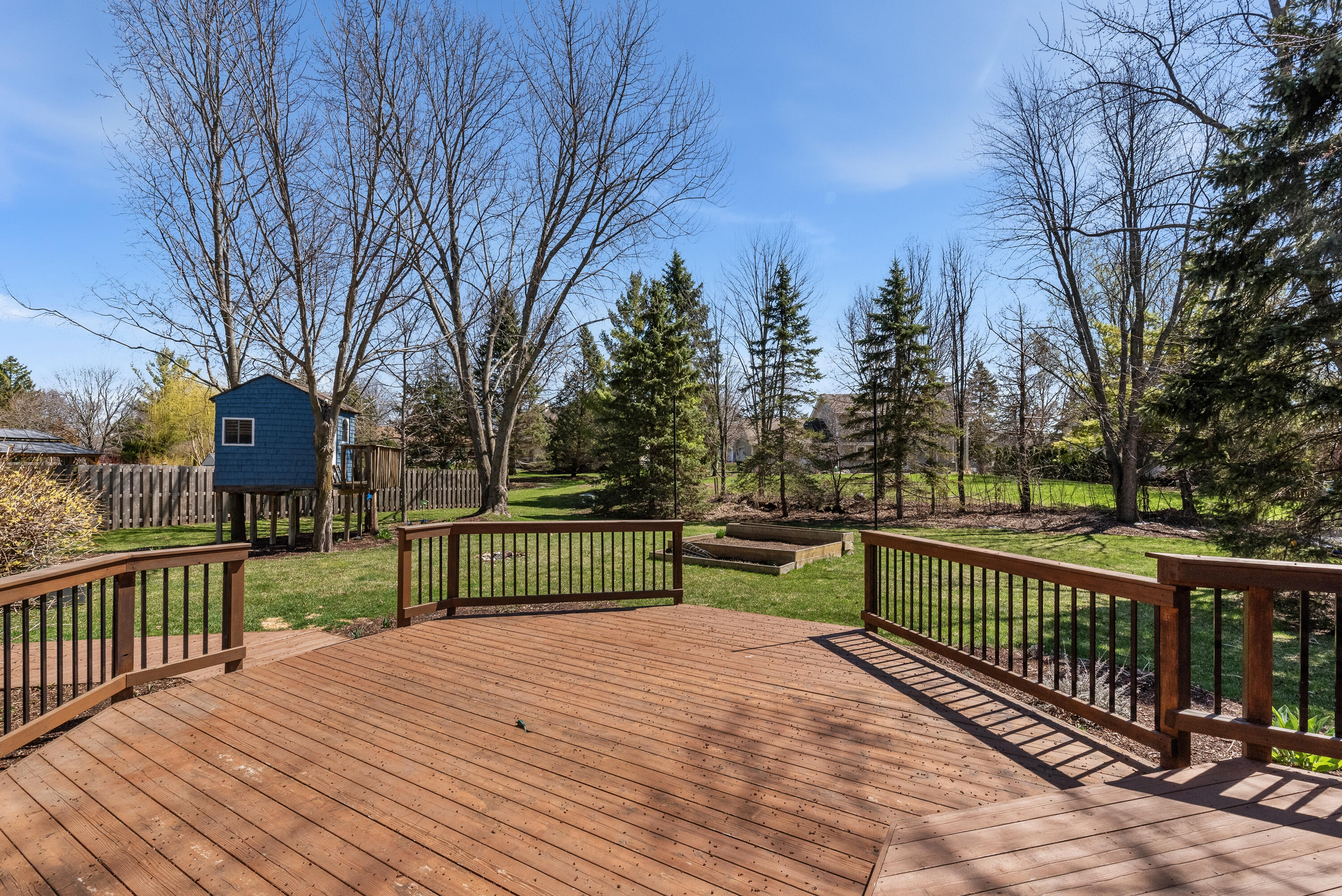 N108W17031 Hawthorne Dr