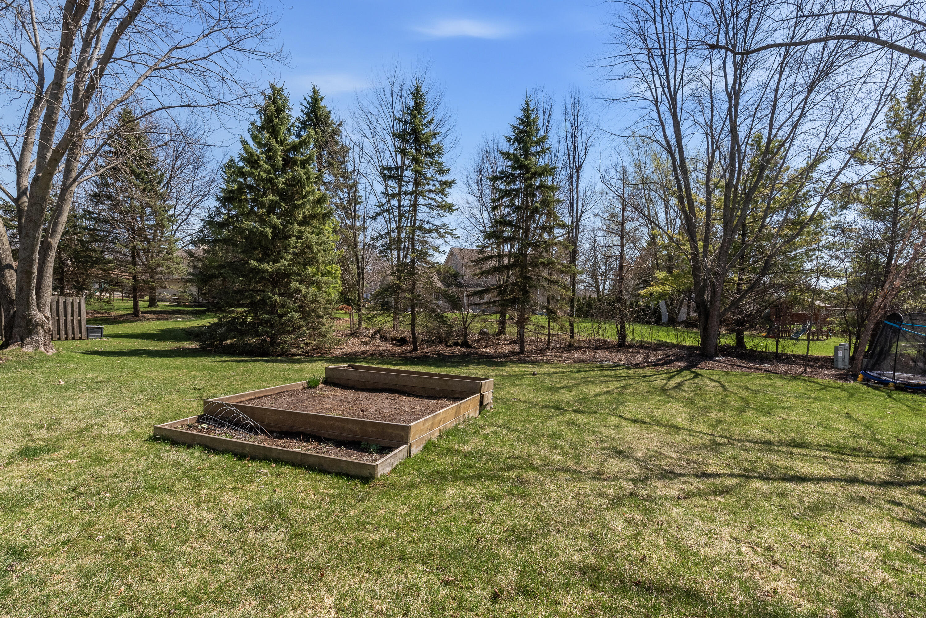 N108W17031 Hawthorne Dr