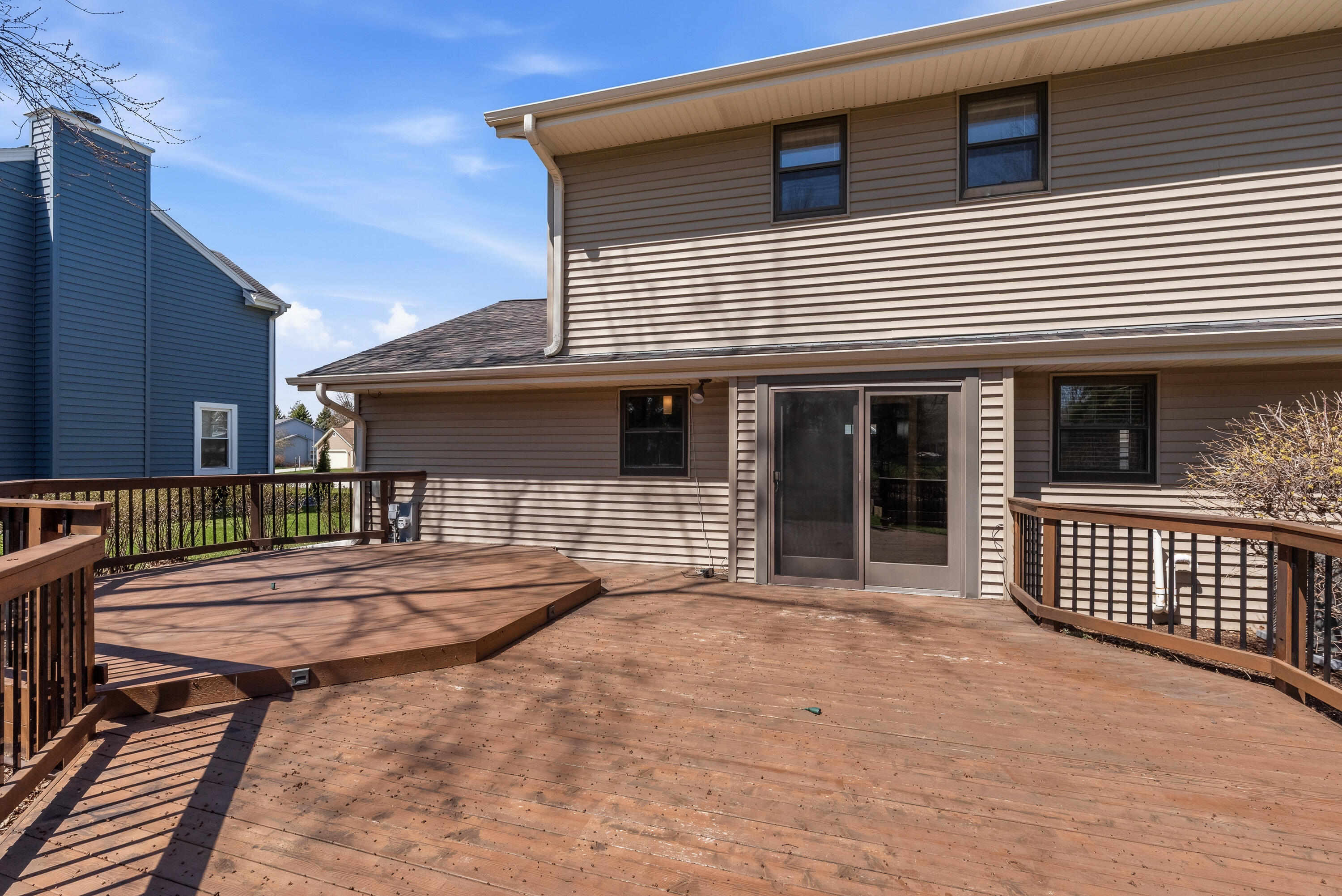 N108W17031 Hawthorne Dr