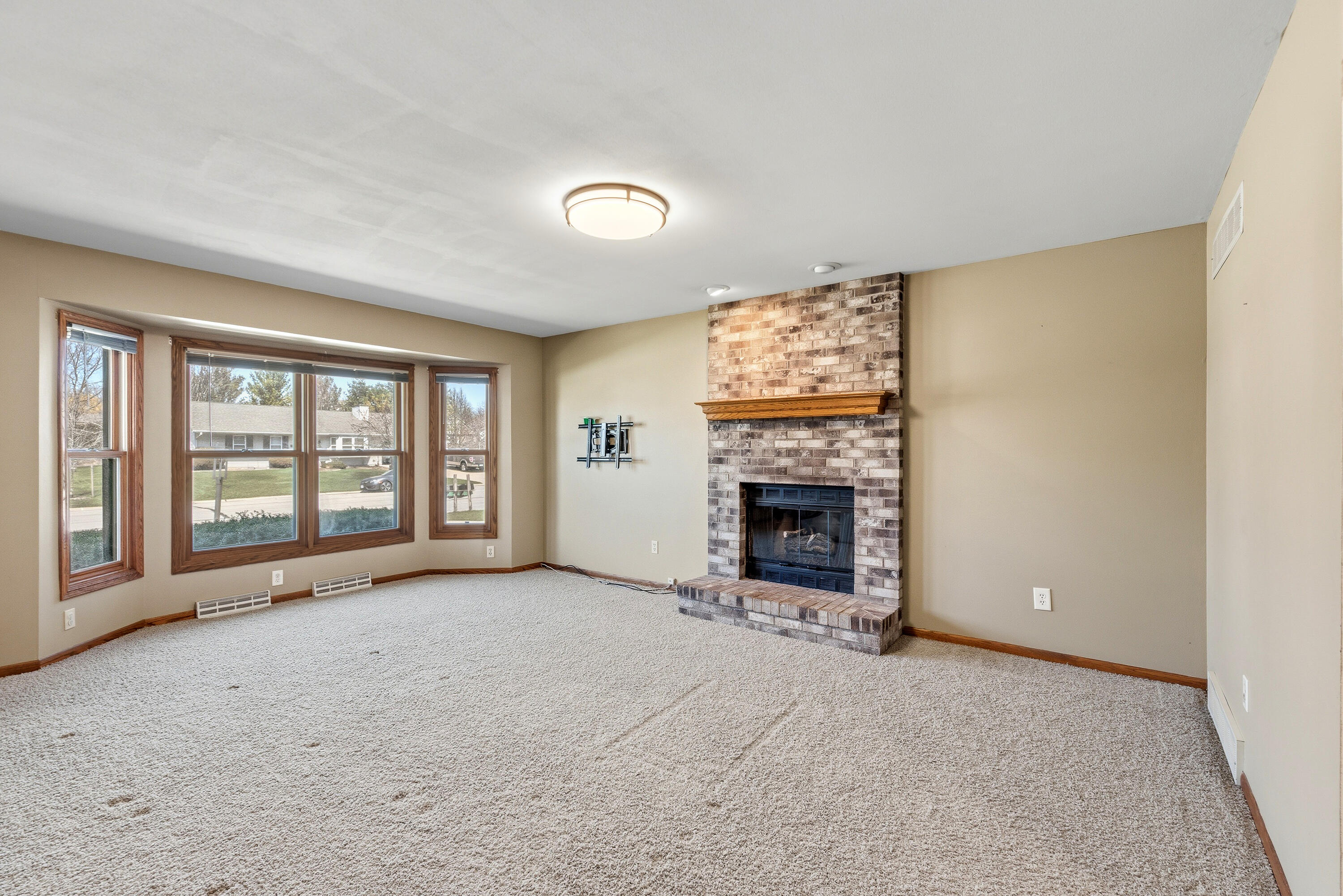 N108W17031 Hawthorne Dr