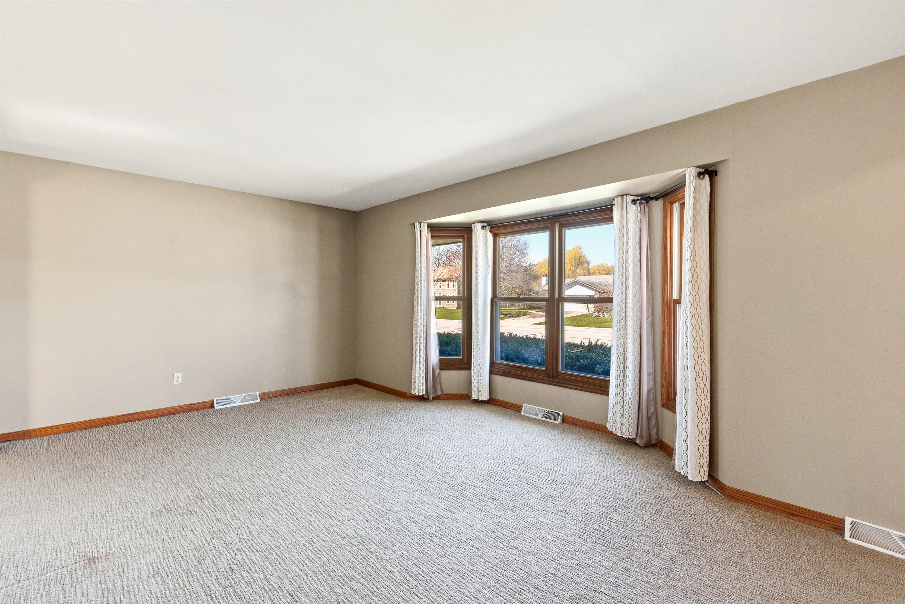 N108W17031 Hawthorne Dr