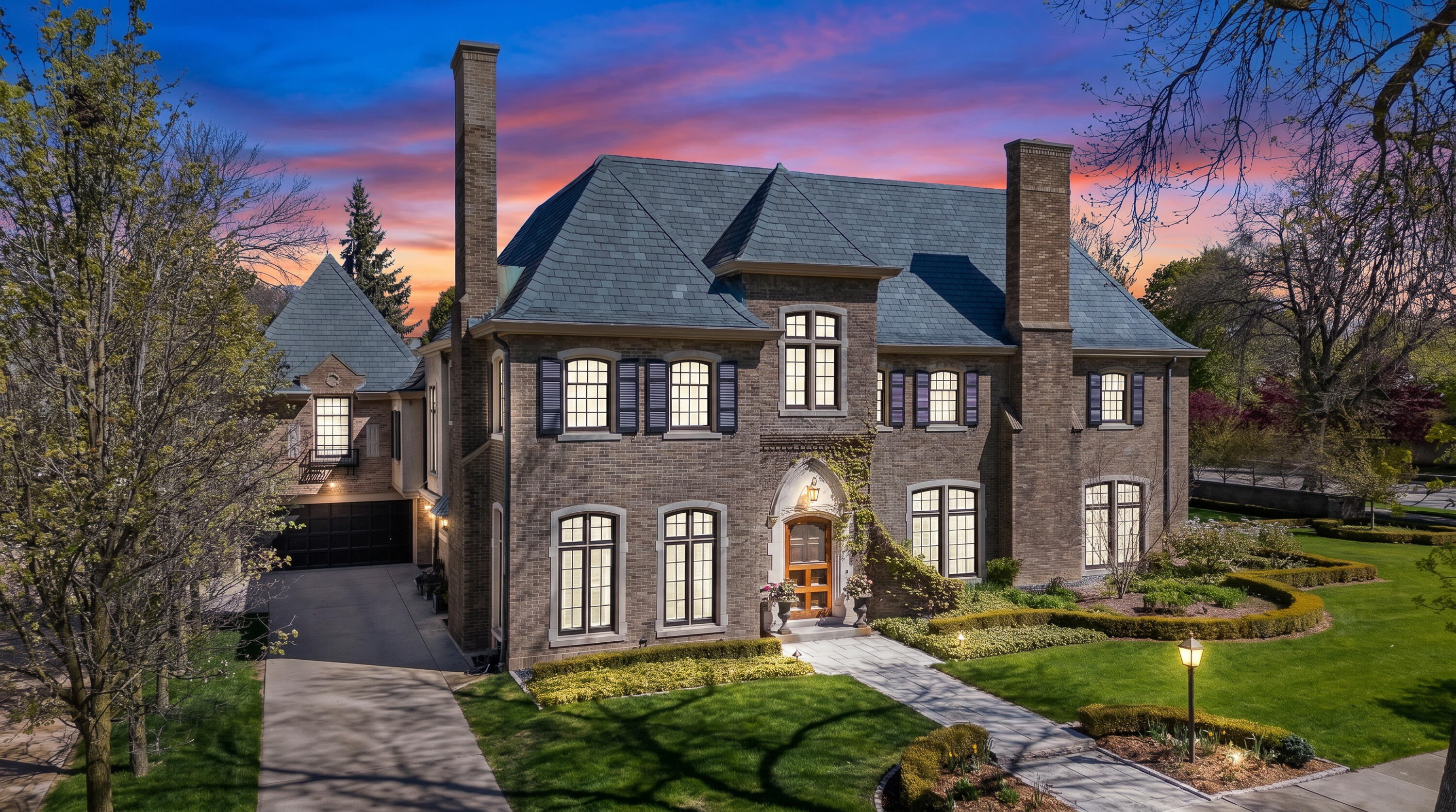 3565 N Lake Dr
