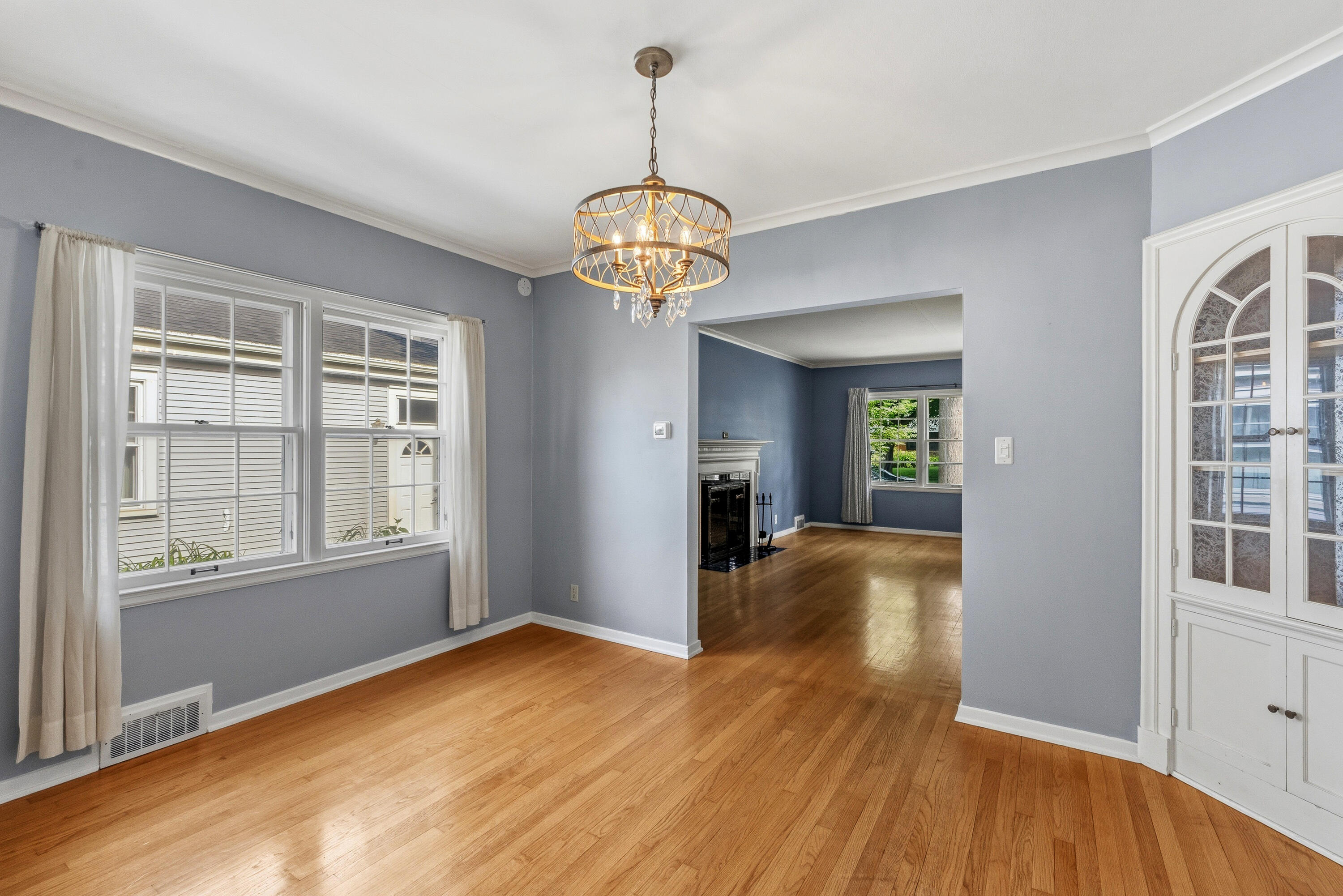 215 W Saveland Ave