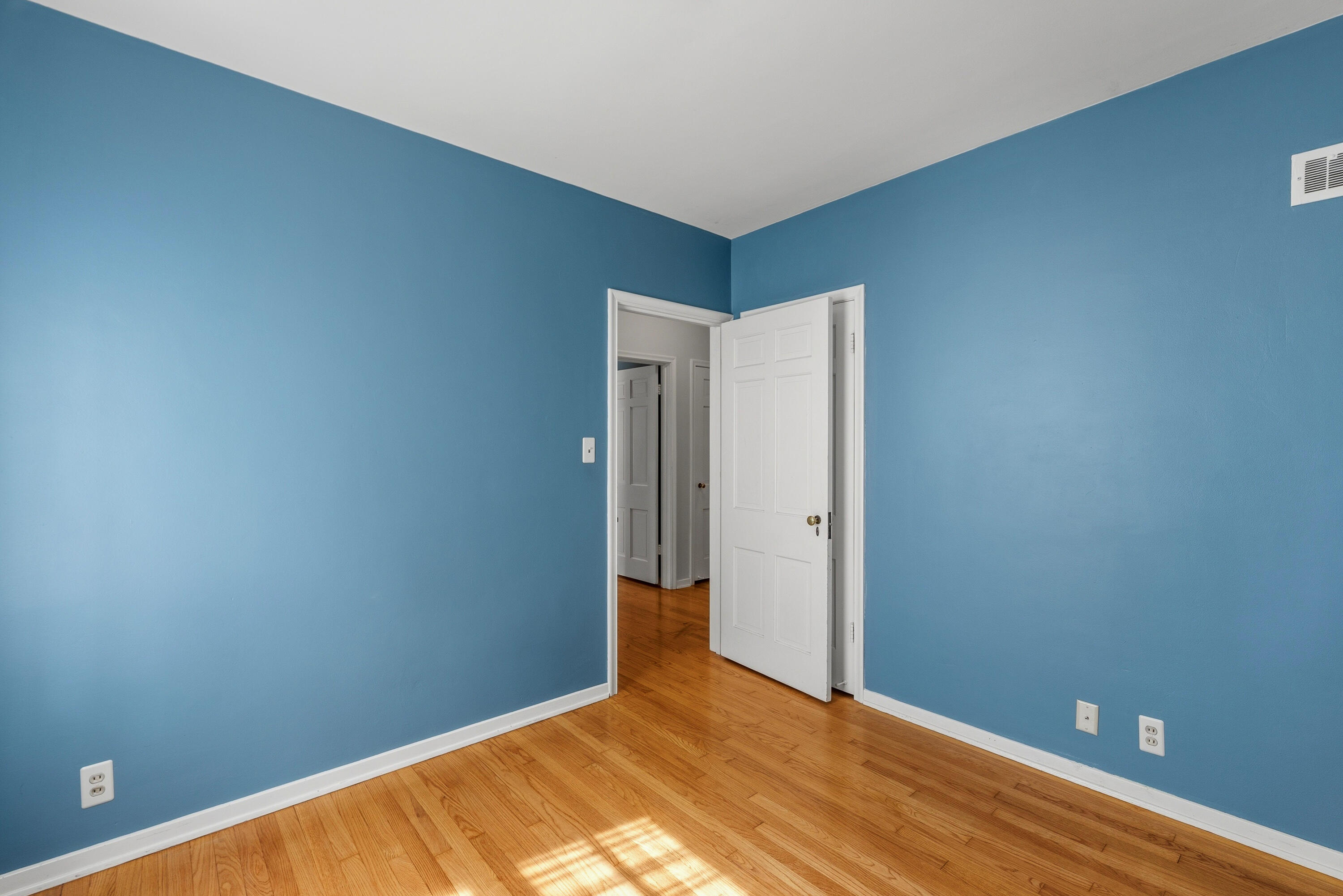 215 W Saveland Ave