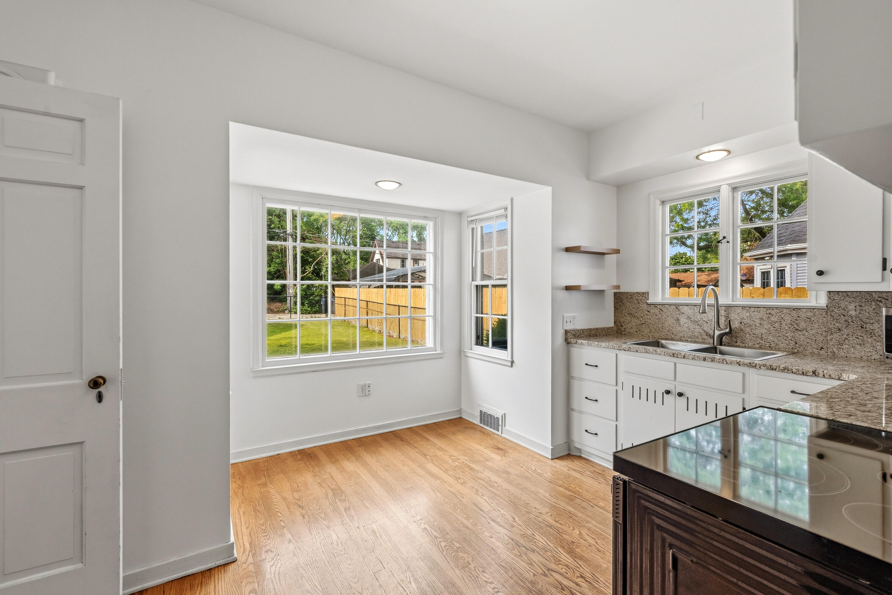 215 W Saveland Ave