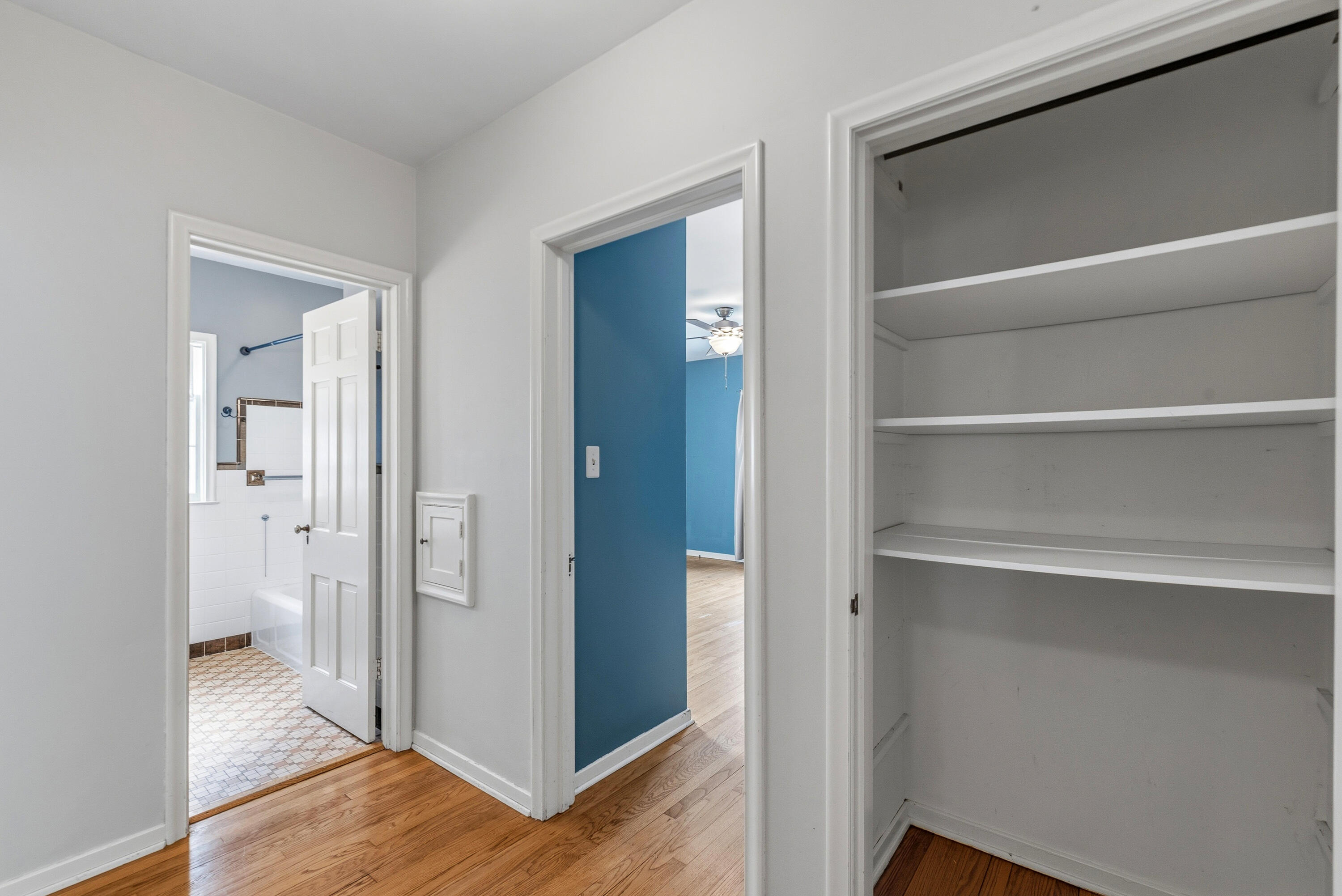 215 W Saveland Ave