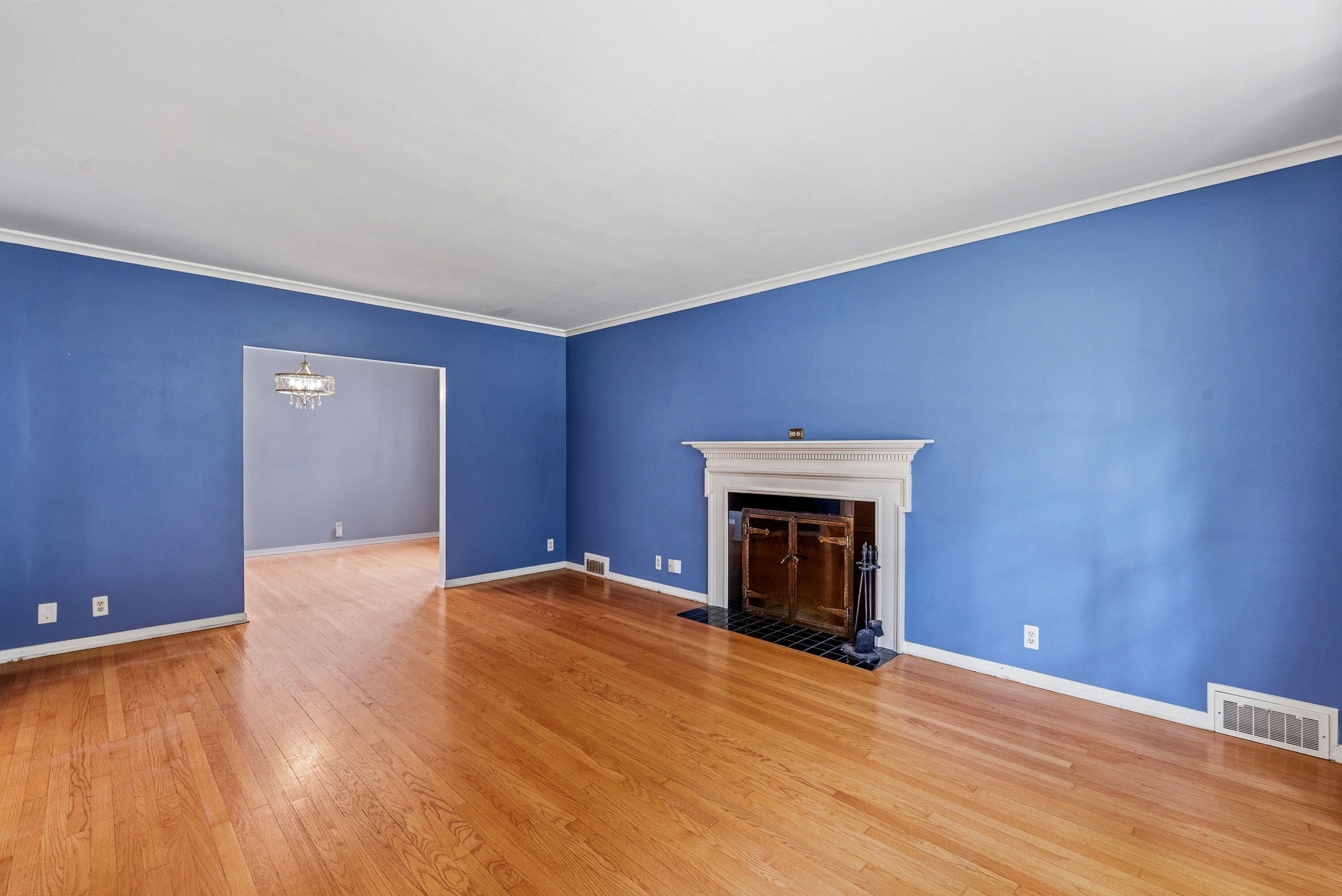 215 W Saveland Ave