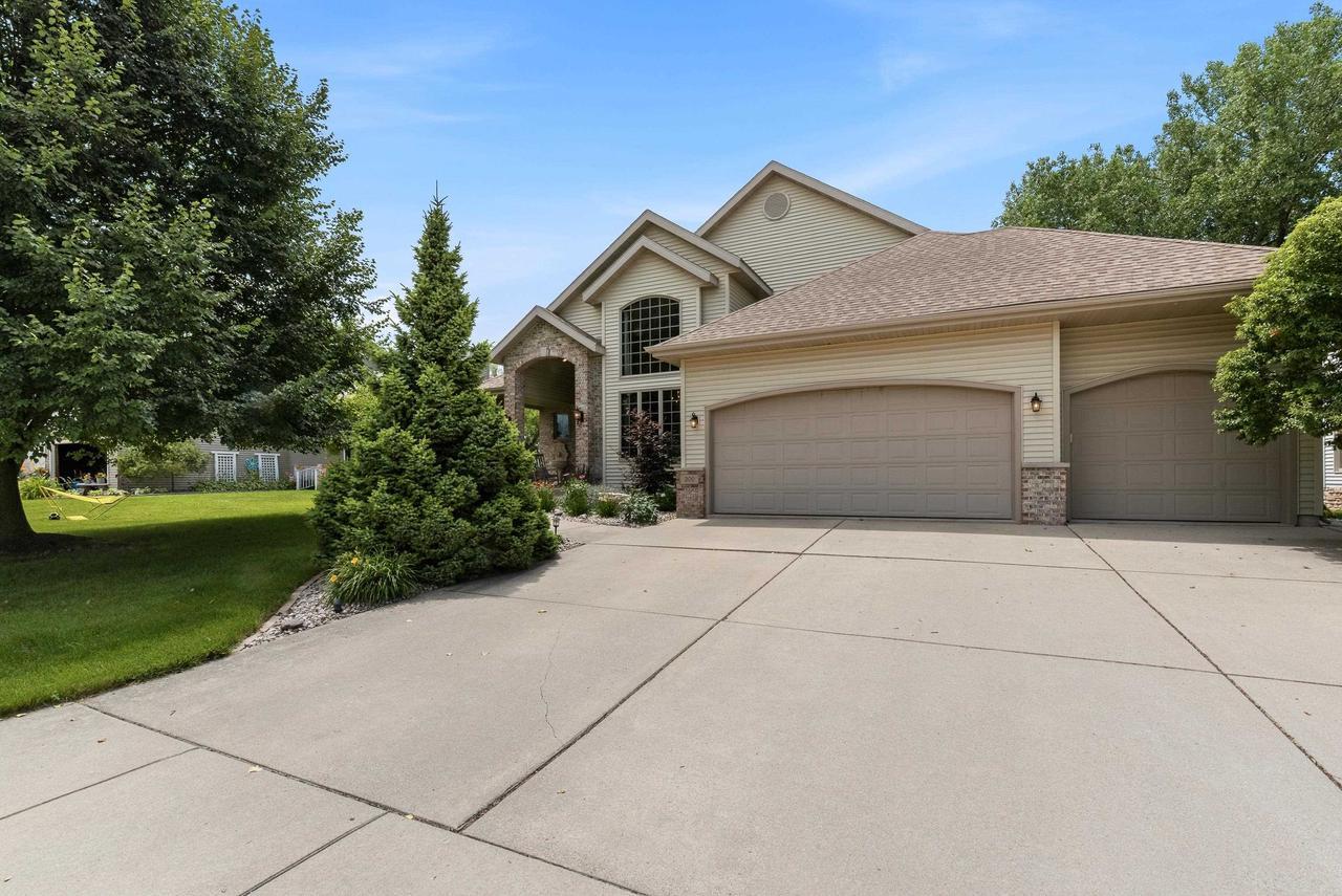 300 Starkweather Dr Beaver Dam WI