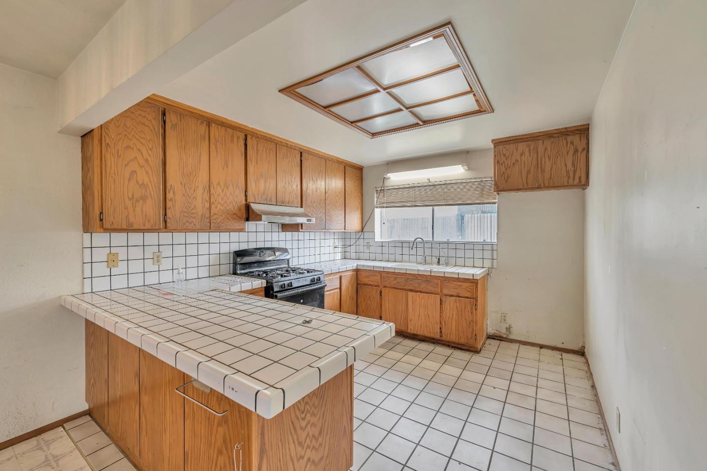 320 Kalana AVE