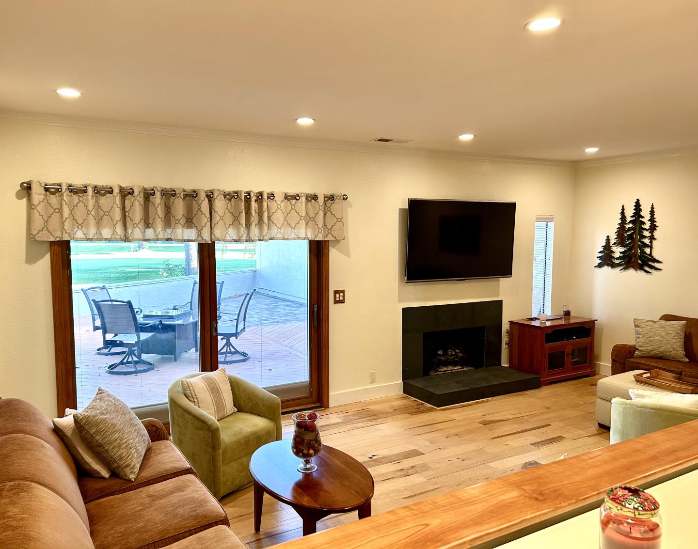 2431 Golf Links CIR