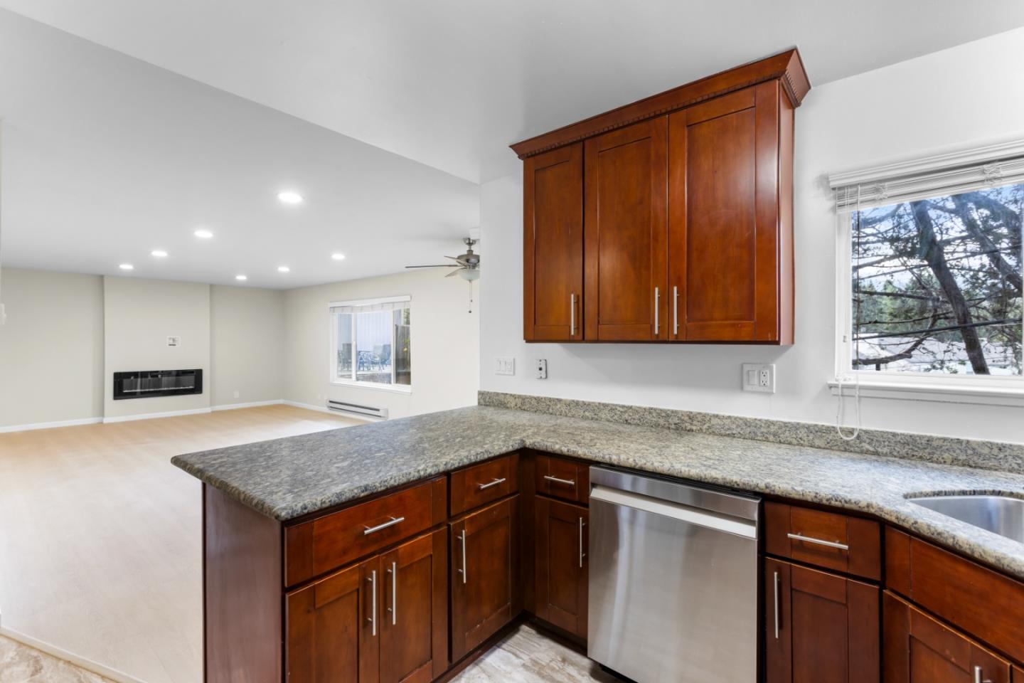10315 Alpine DR
