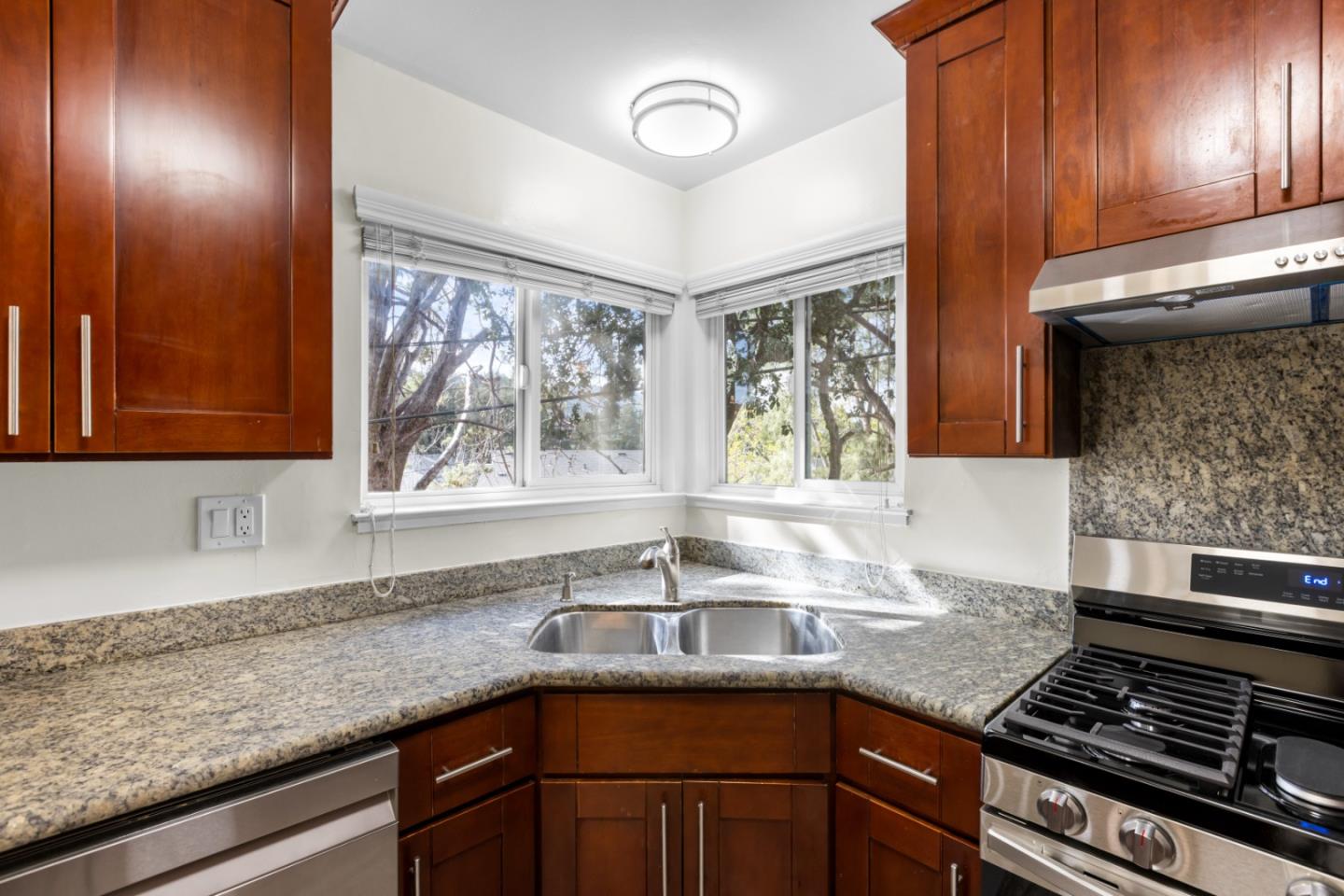 10315 Alpine DR