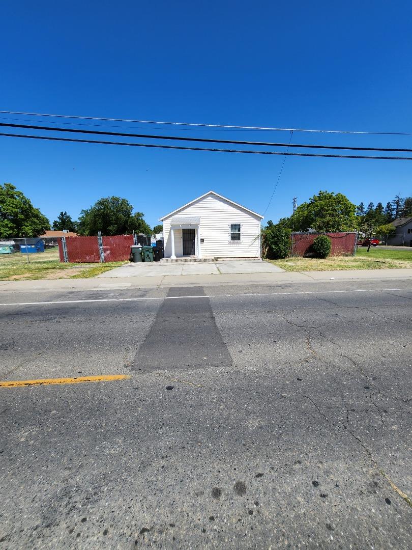 6115 Sampson BLVD