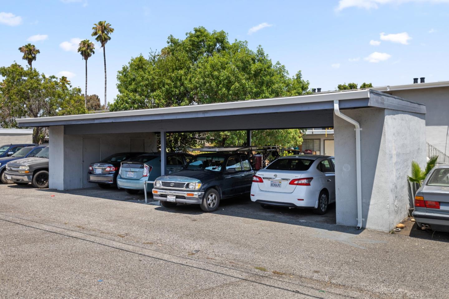 628 Laura DR