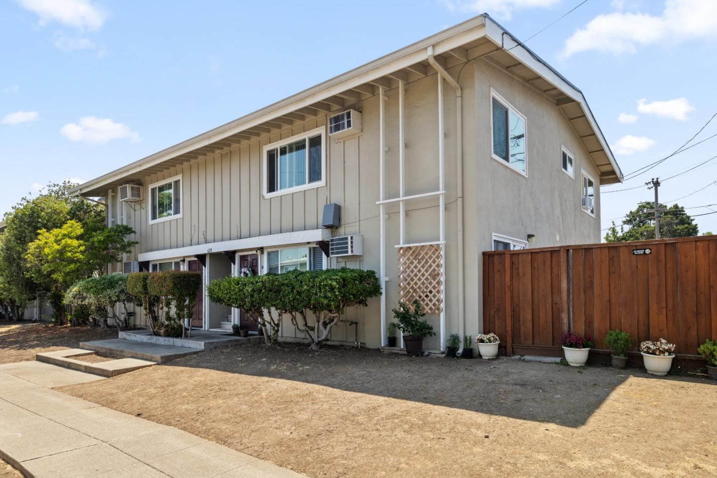 628 Laura DR