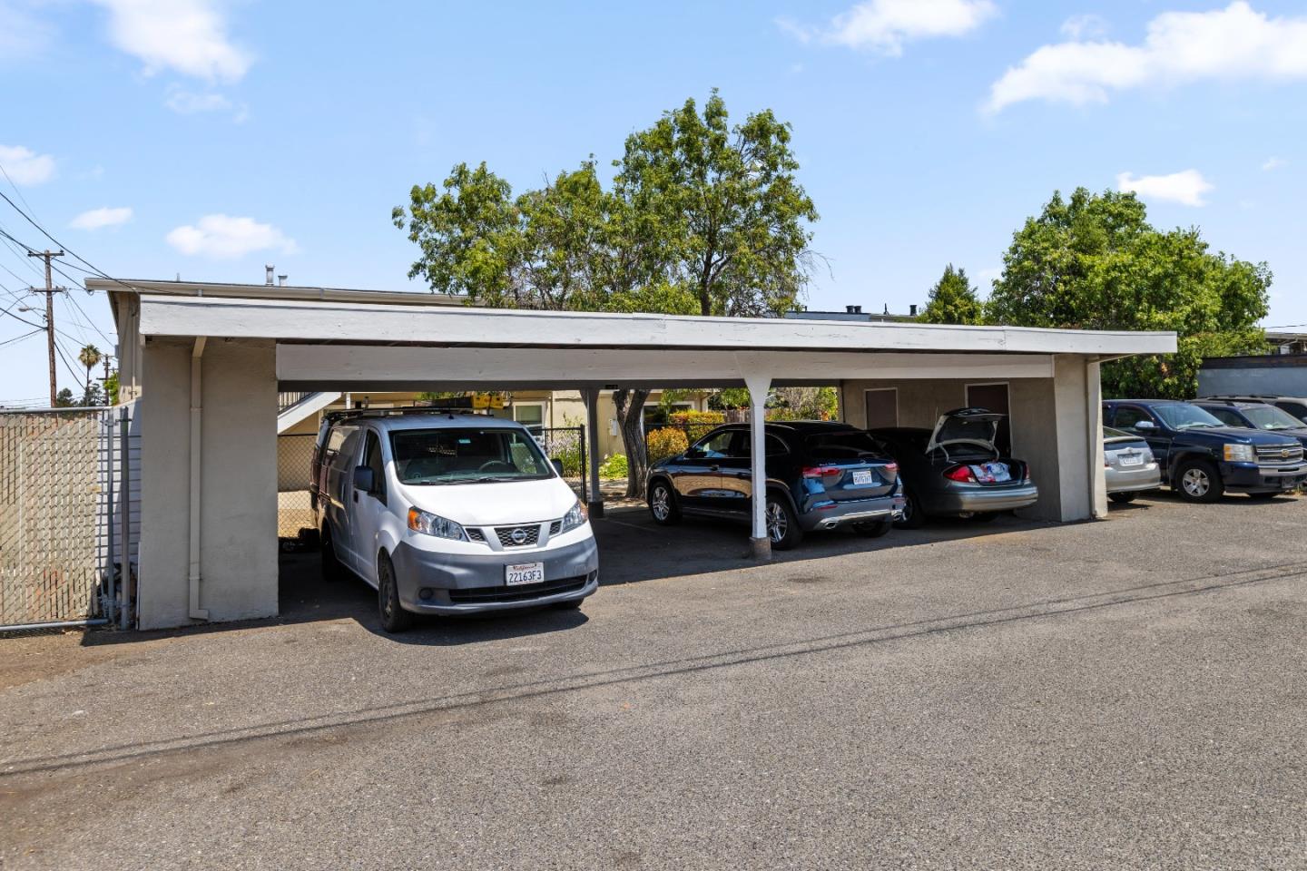 628 Laura DR