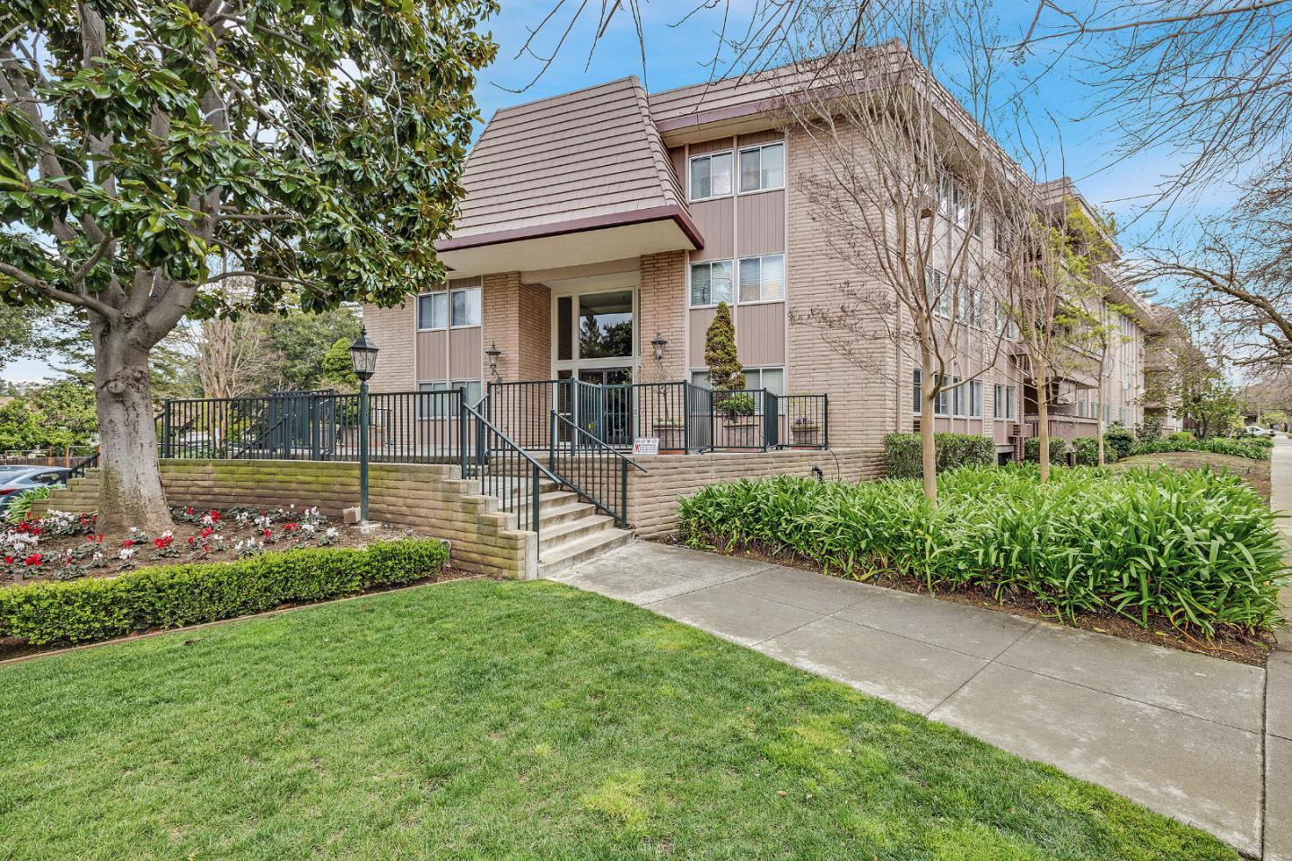 150 W Edith AVE 21