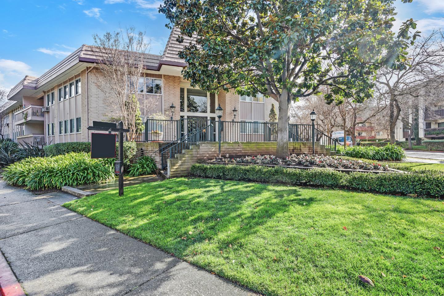 150 W Edith AVE 21