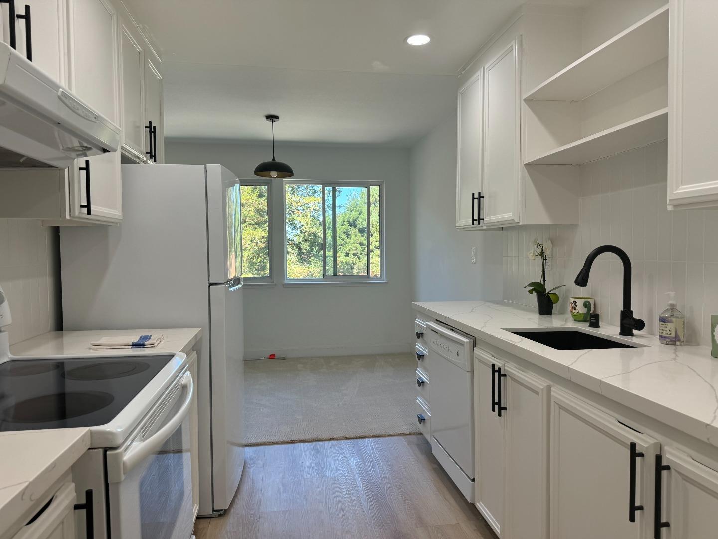 150 W Edith AVE 21