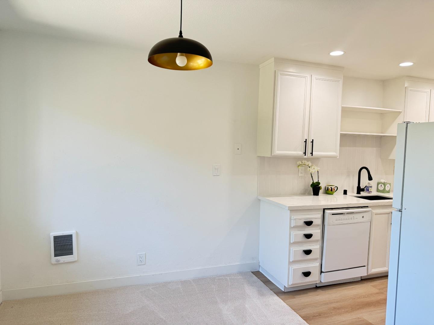 150 W Edith AVE 21