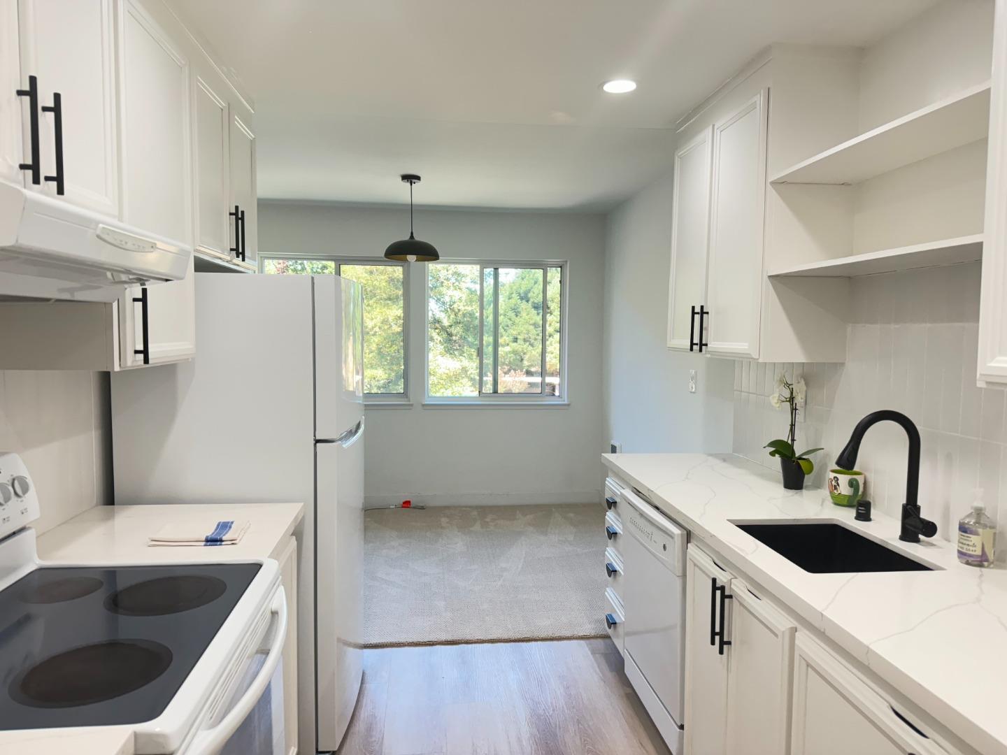 150 W Edith AVE 21