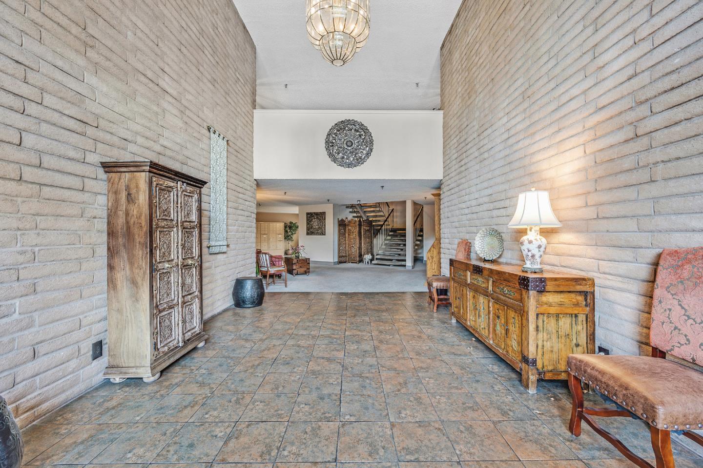 150 W Edith AVE 21