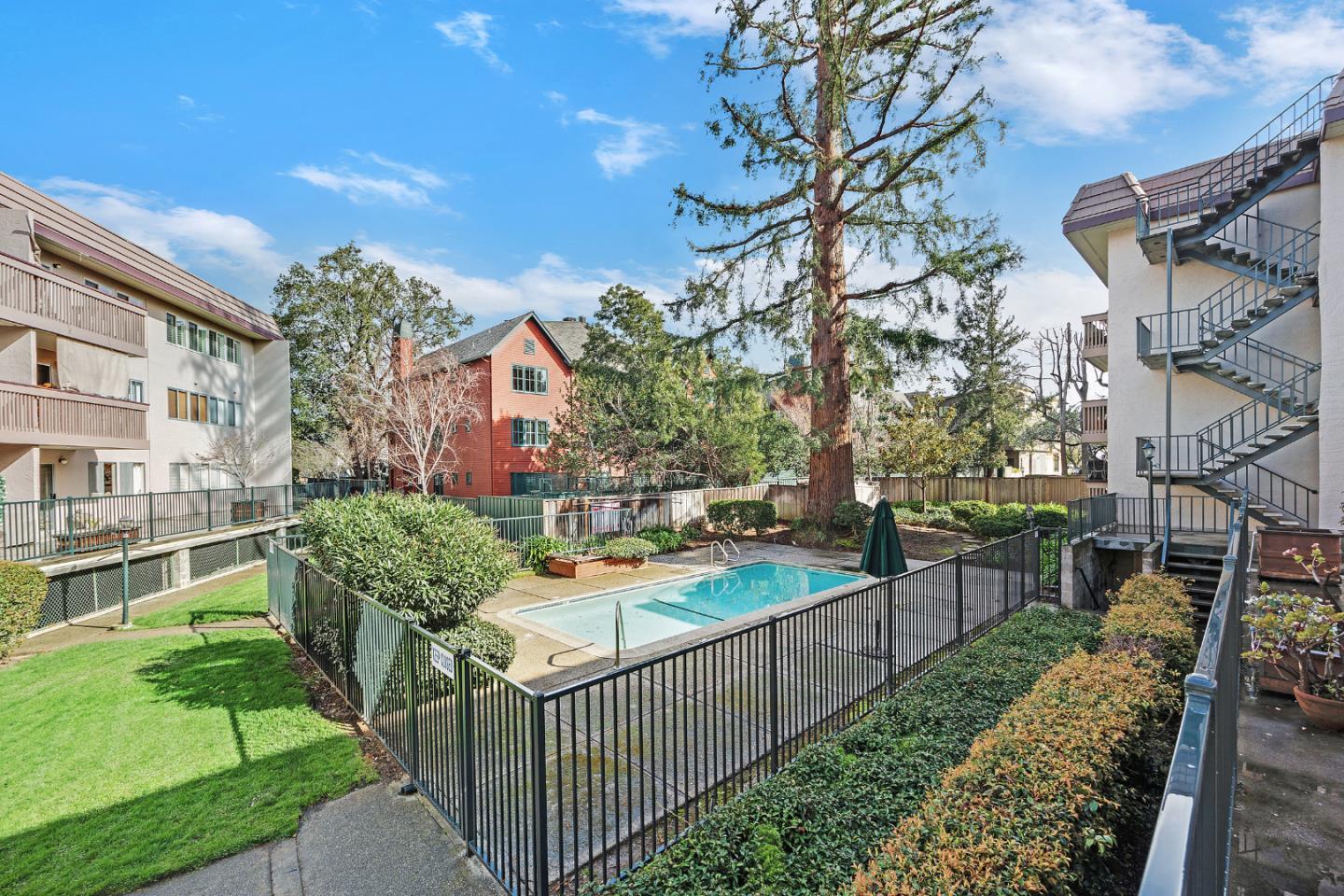 150 W Edith AVE 21