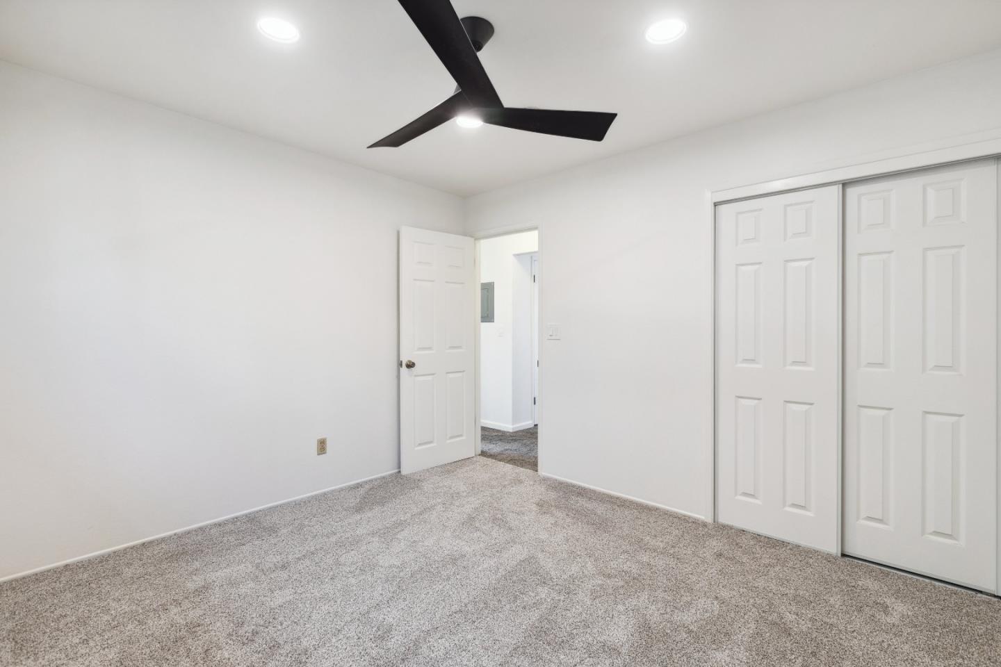 617 Bryan AVE