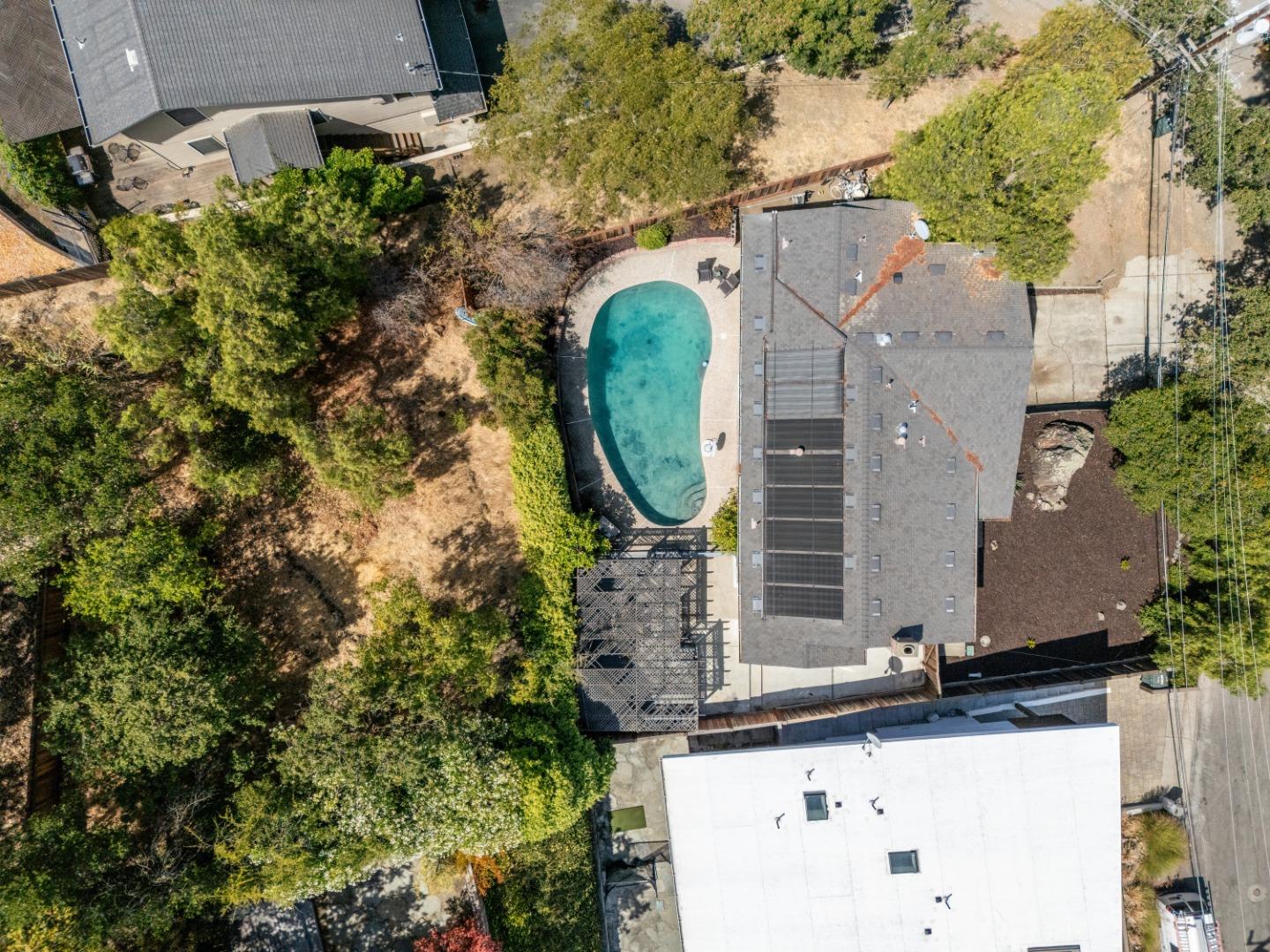 3729 Laurel Way
