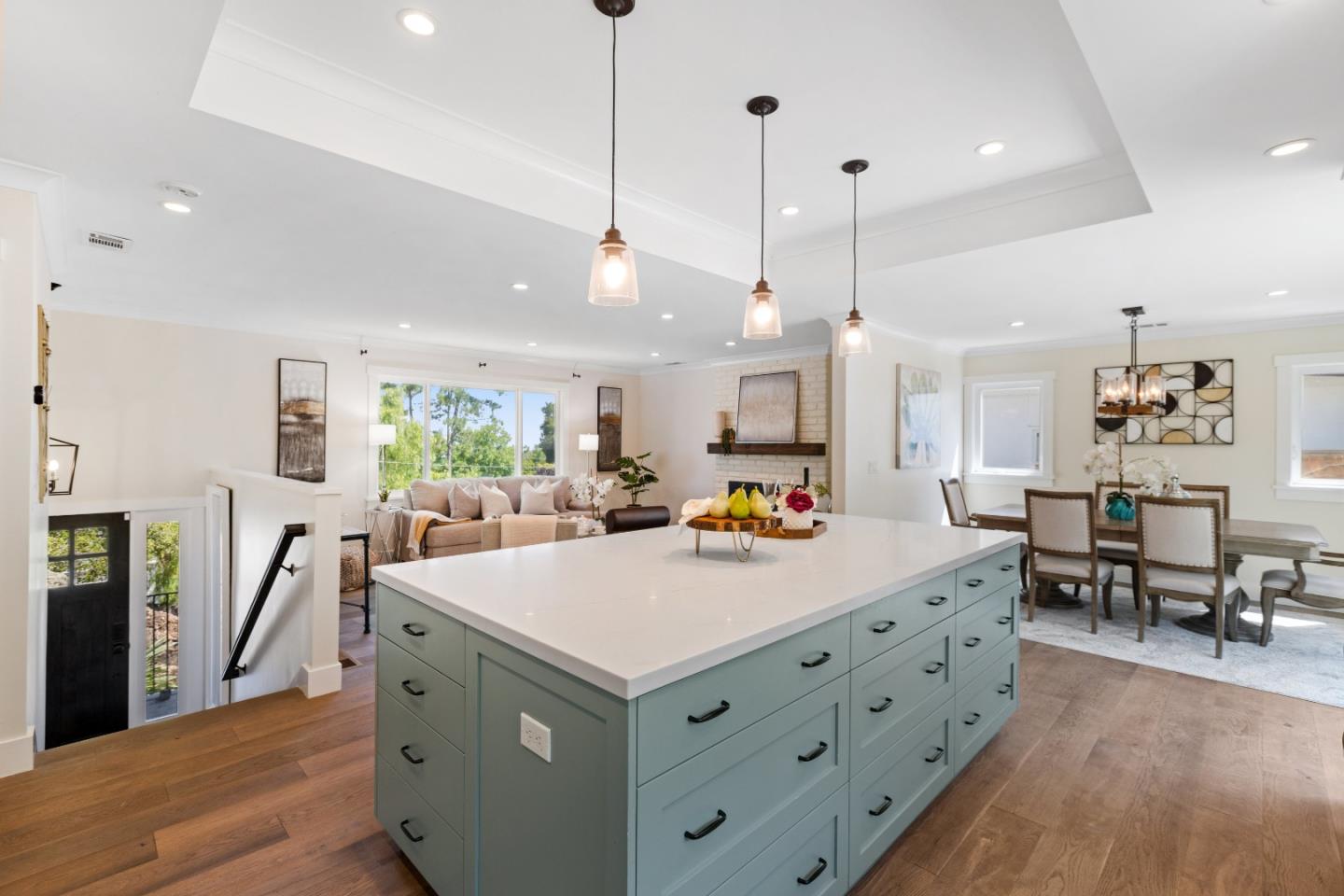 3729 Laurel Way