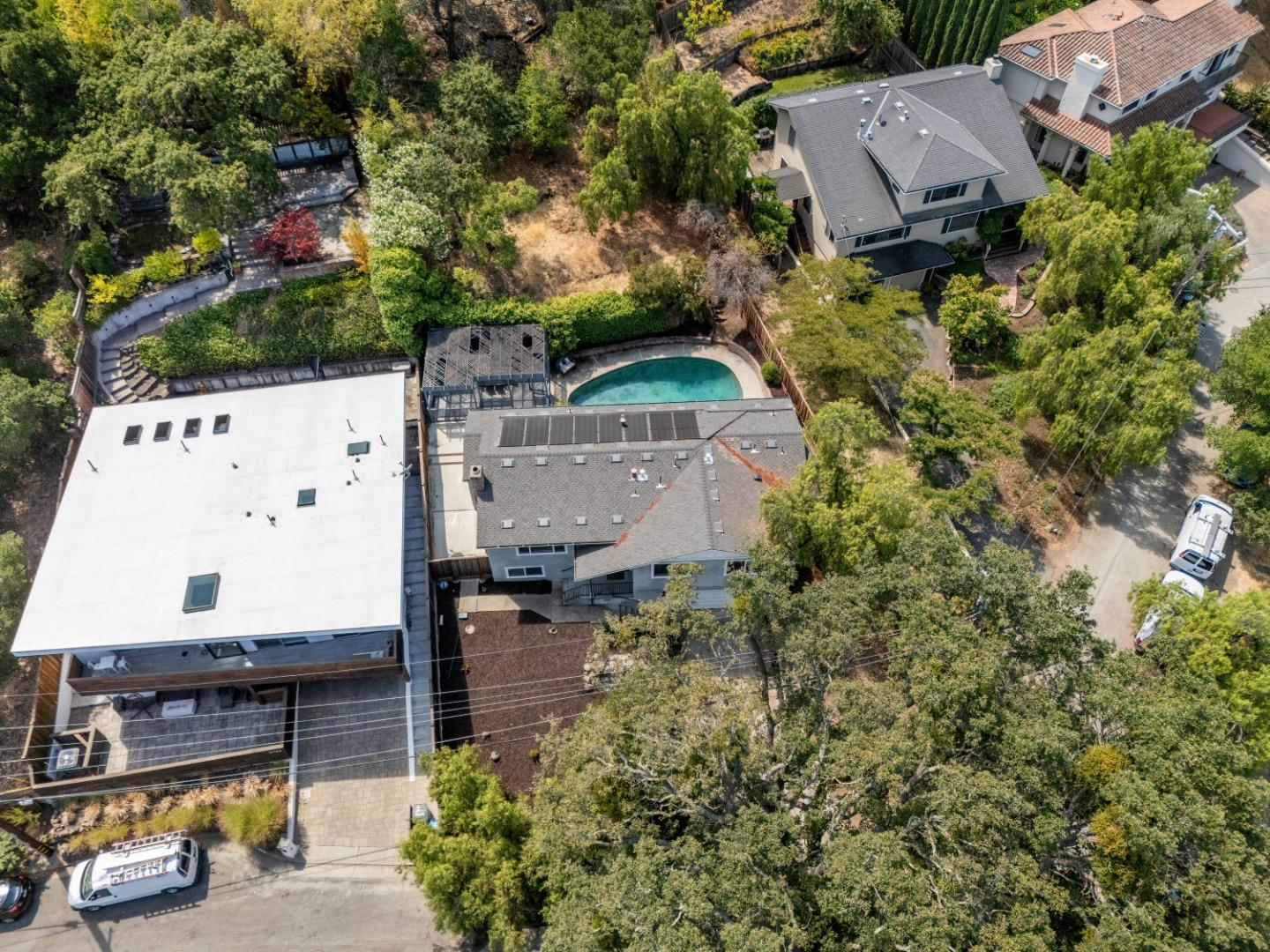 3729 Laurel Way