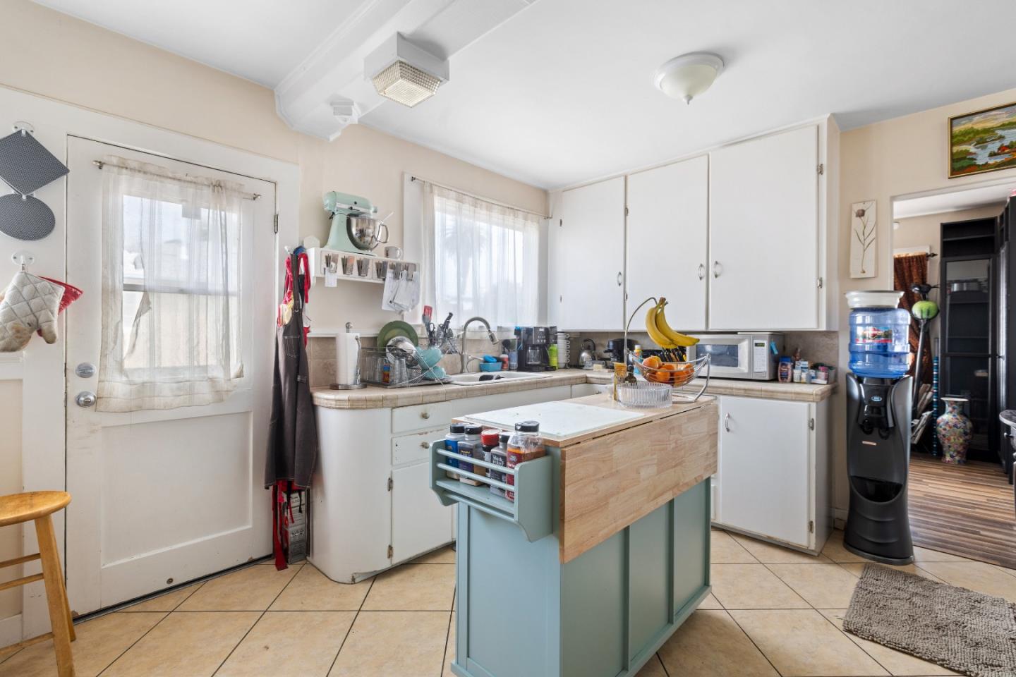 53 East 39th Avenue
