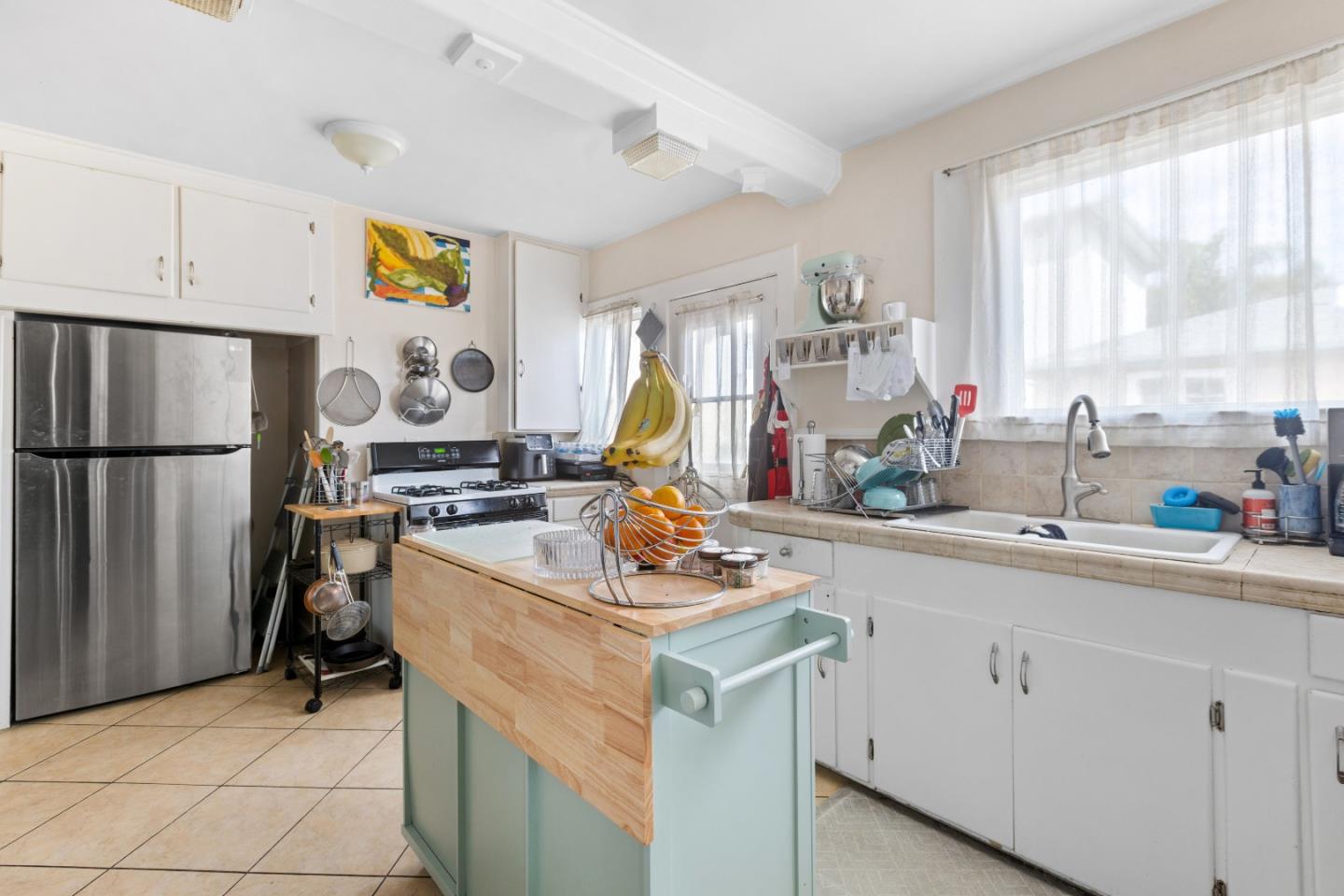 53 East 39th Avenue