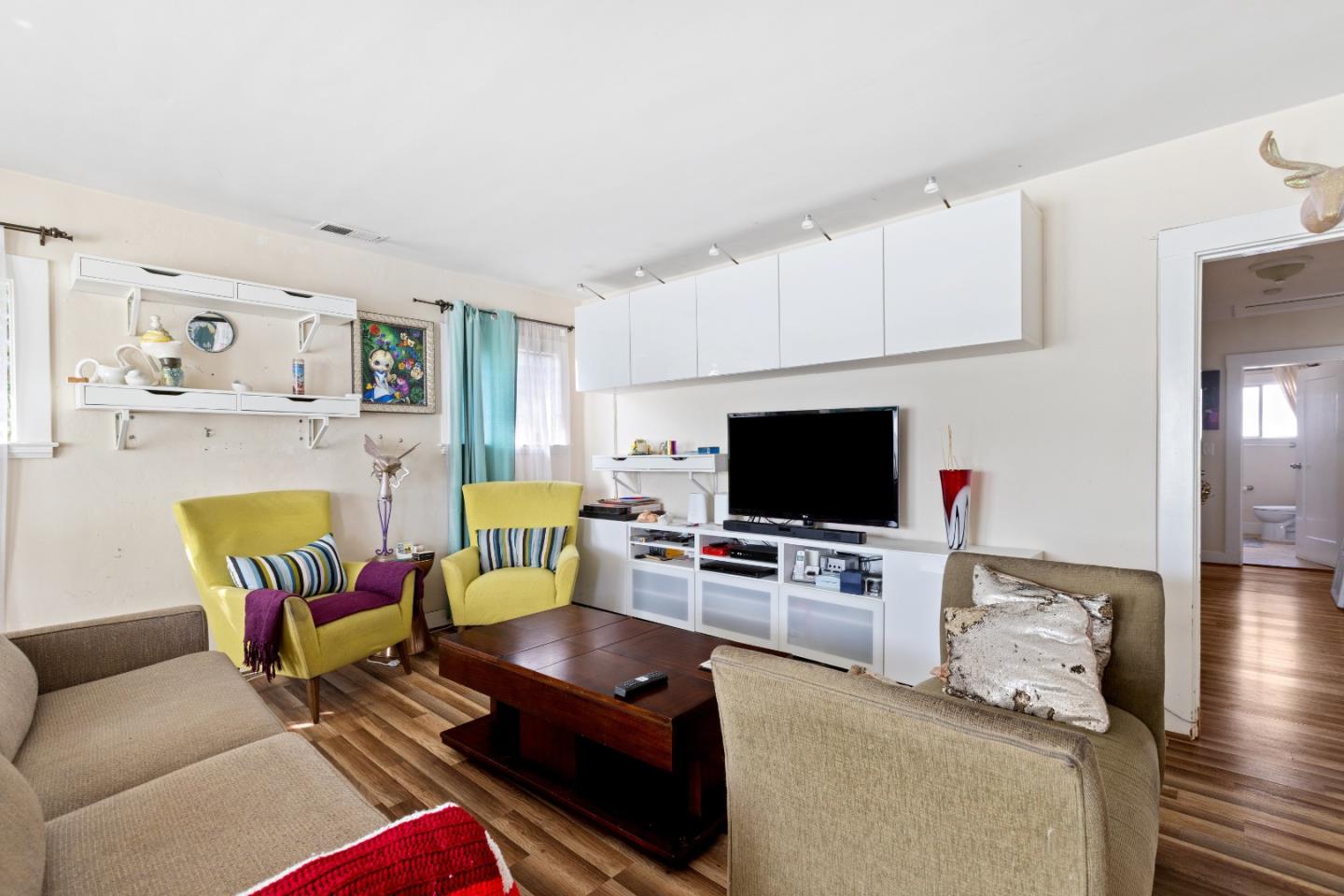 53 East 39th Avenue