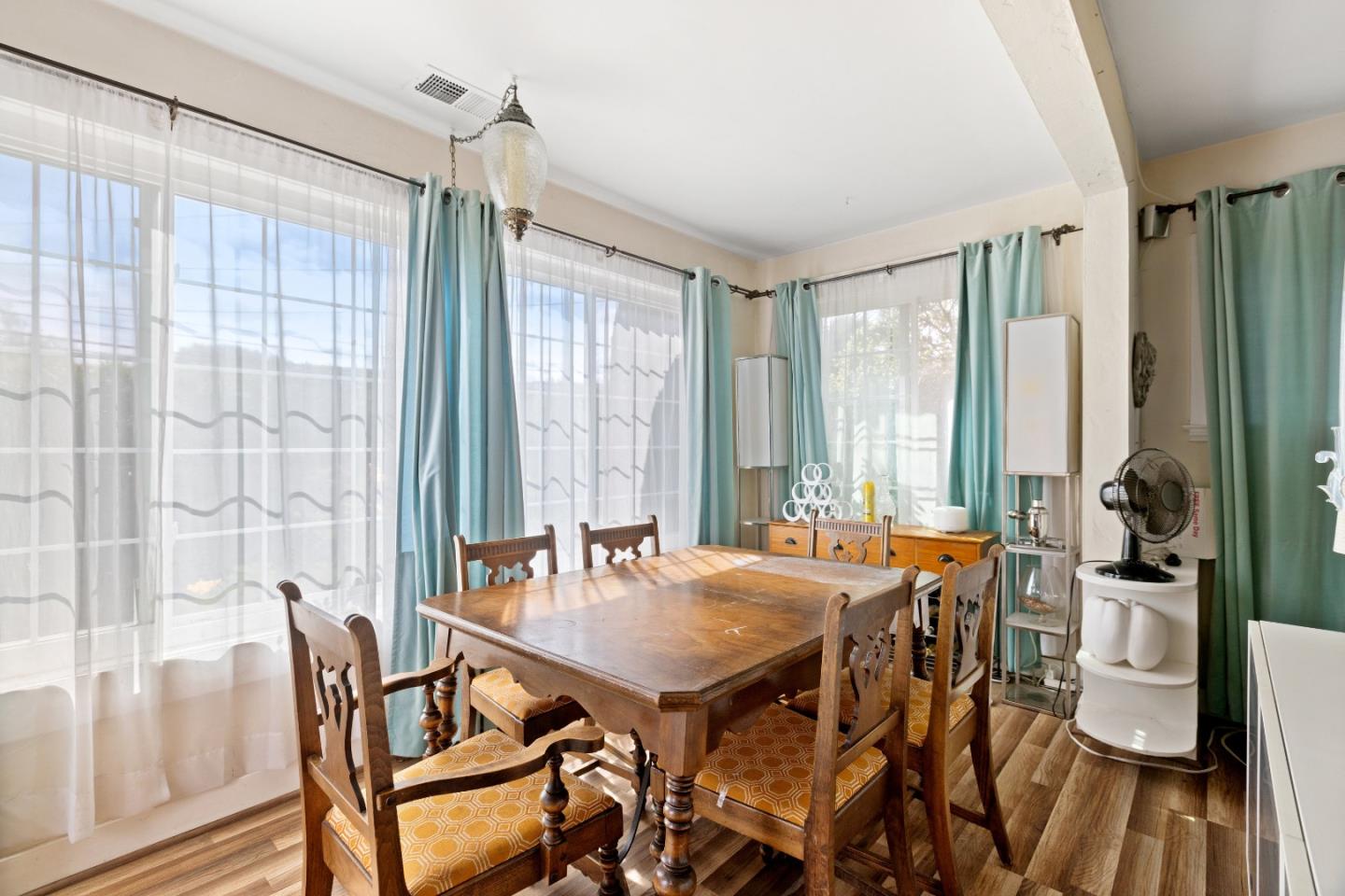 53 East 39th Avenue
