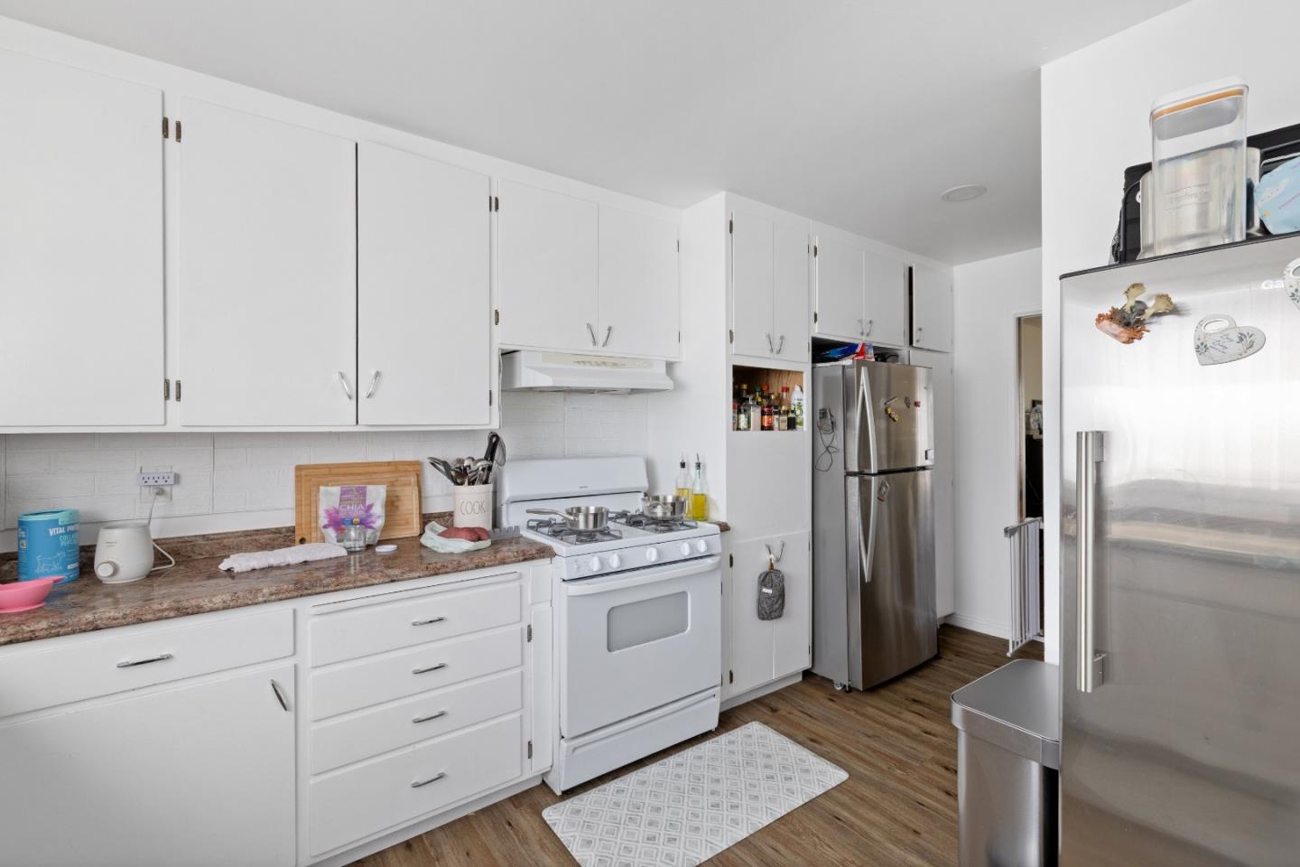 53 East 39th Avenue