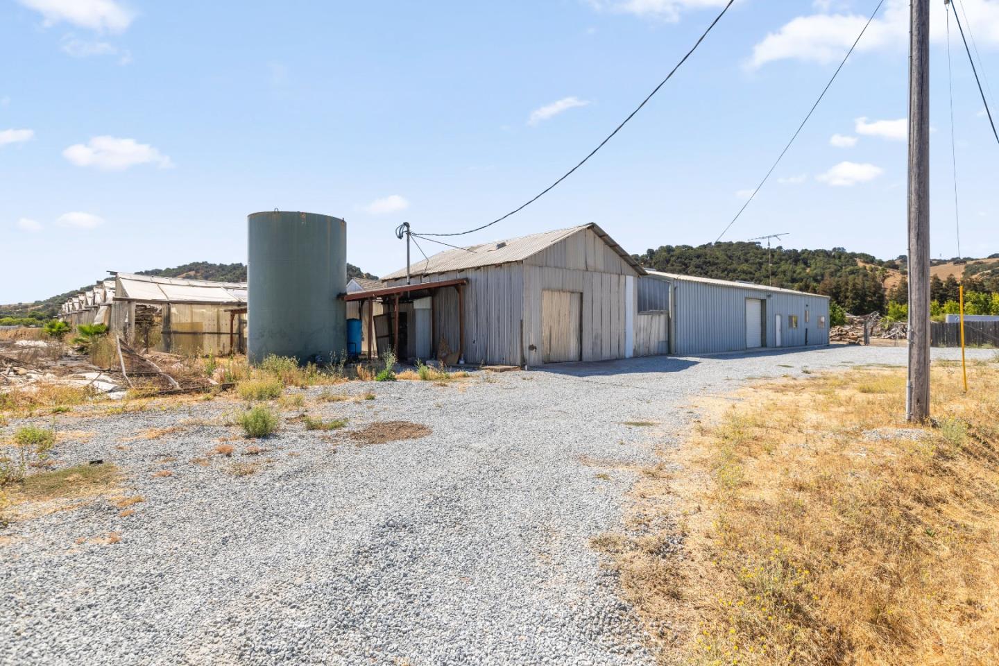 320 Kalana Avenue