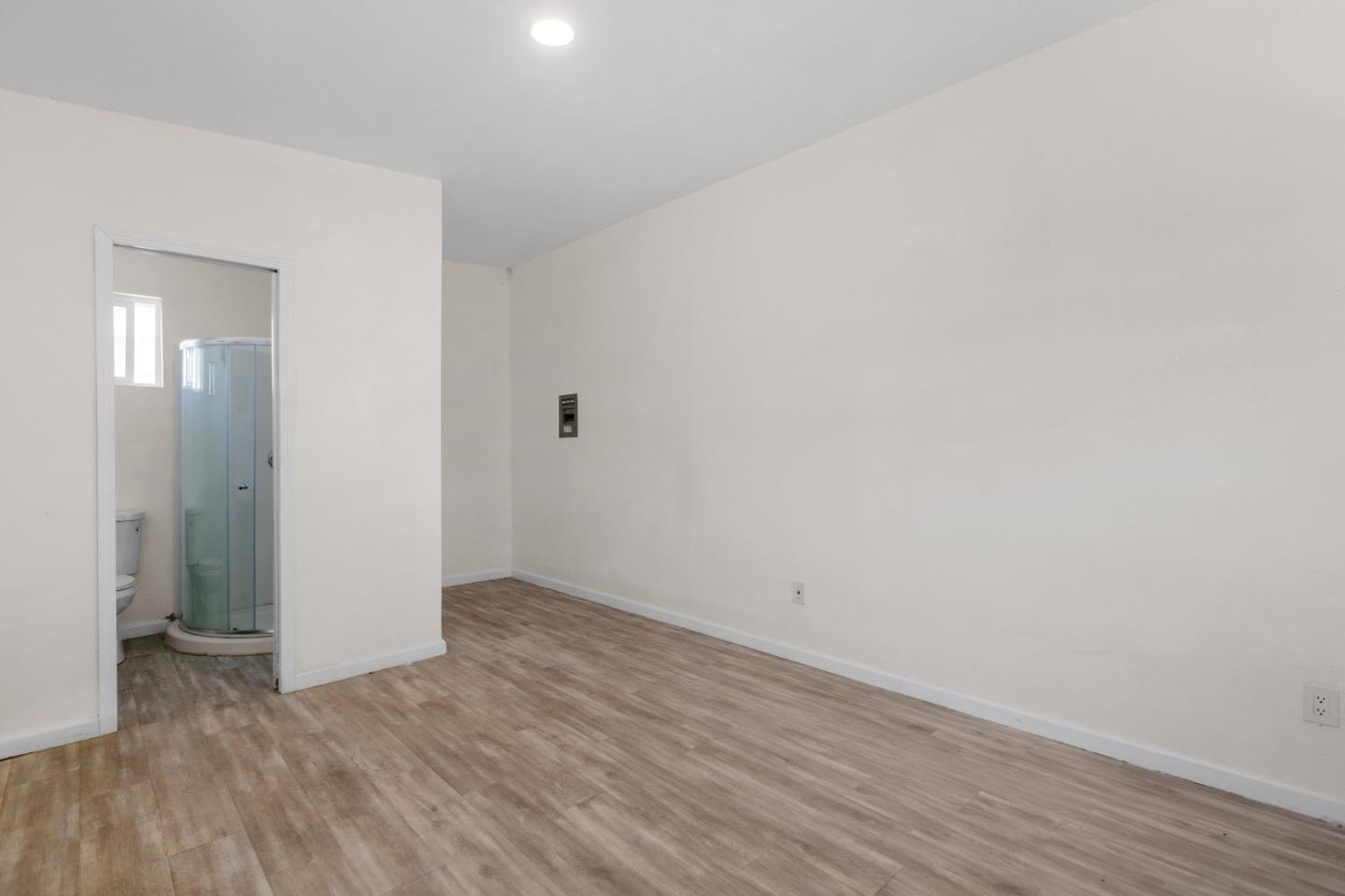 320 Kalana Avenue