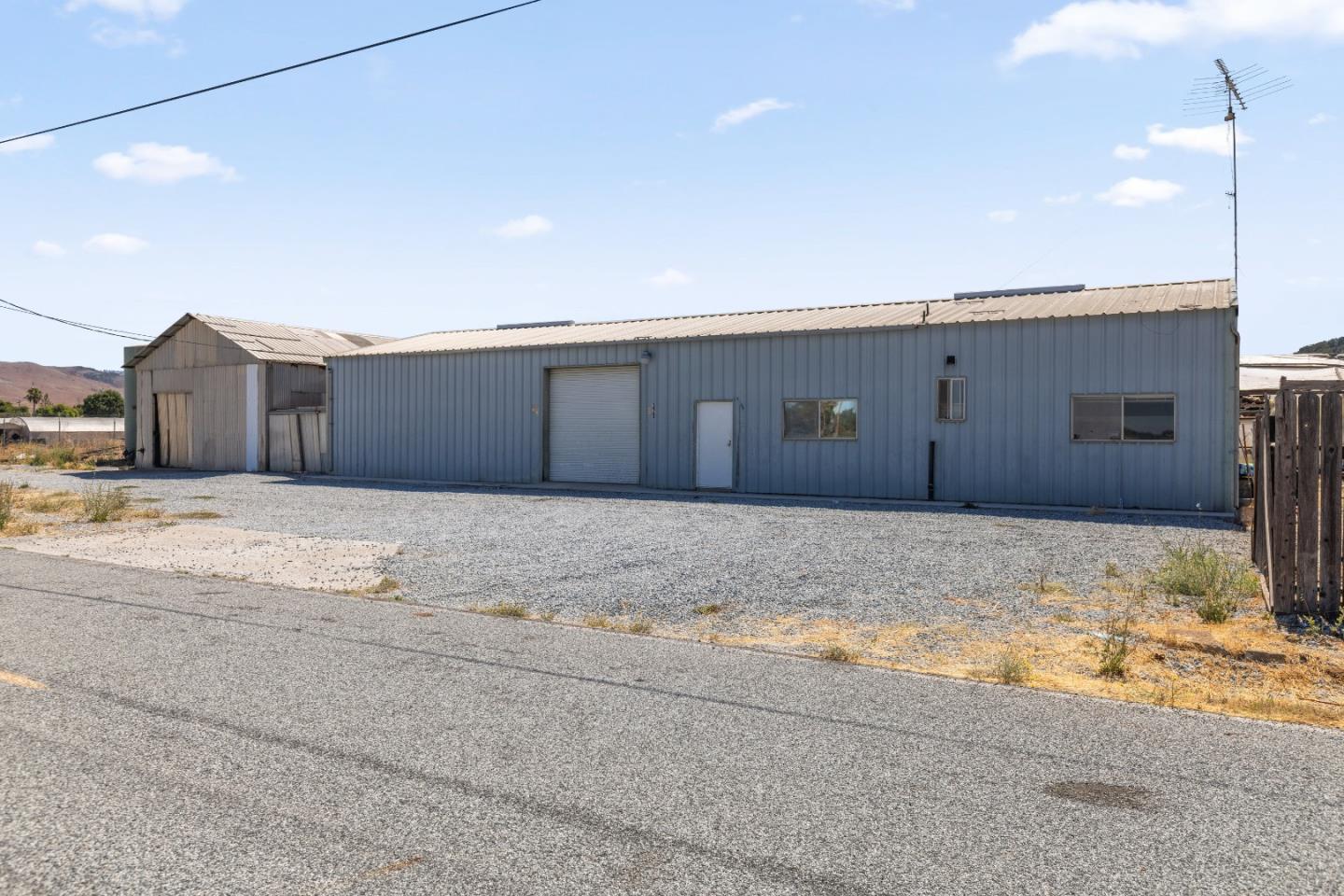 320 Kalana Avenue