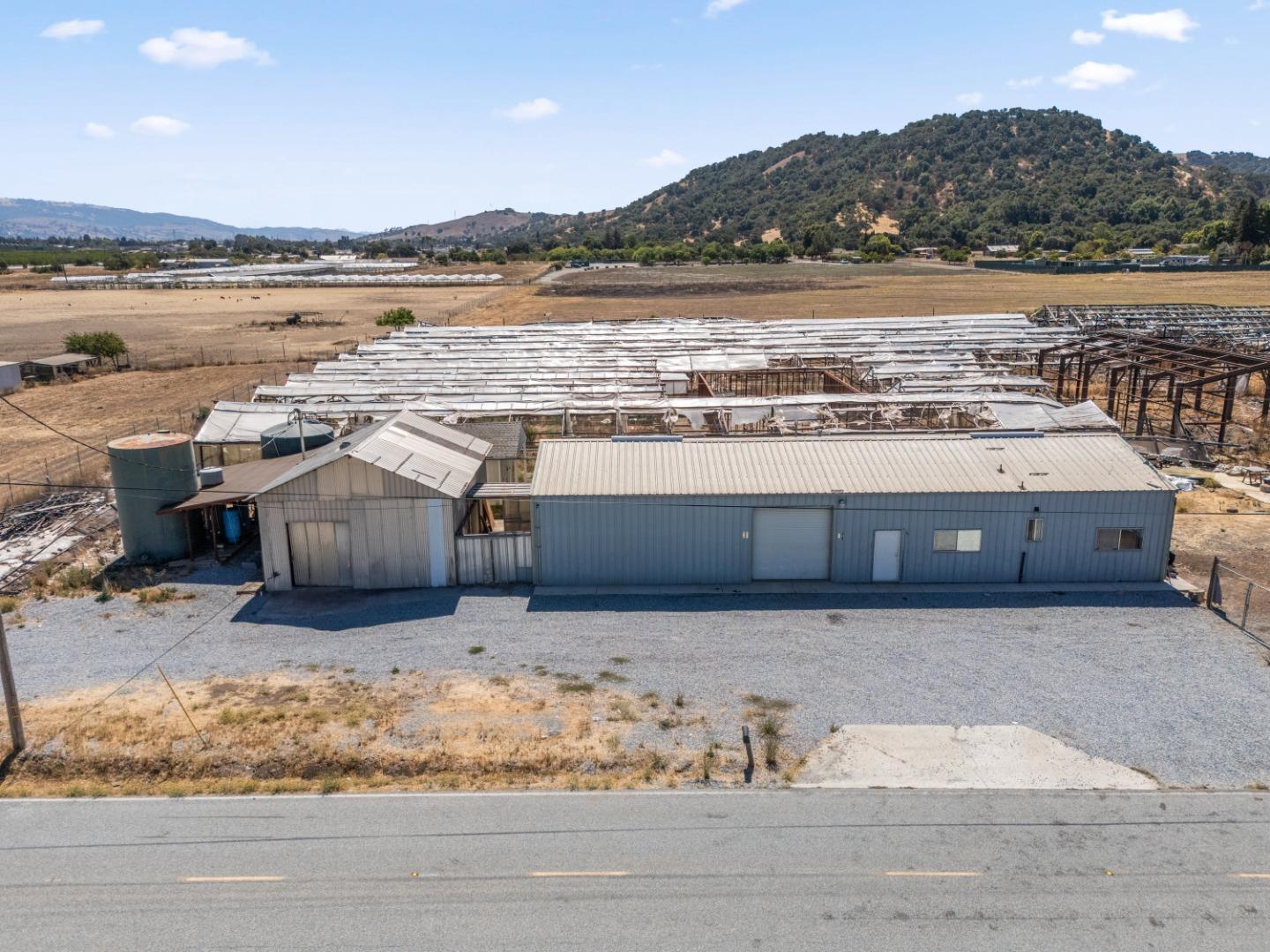 320 Kalana Avenue
