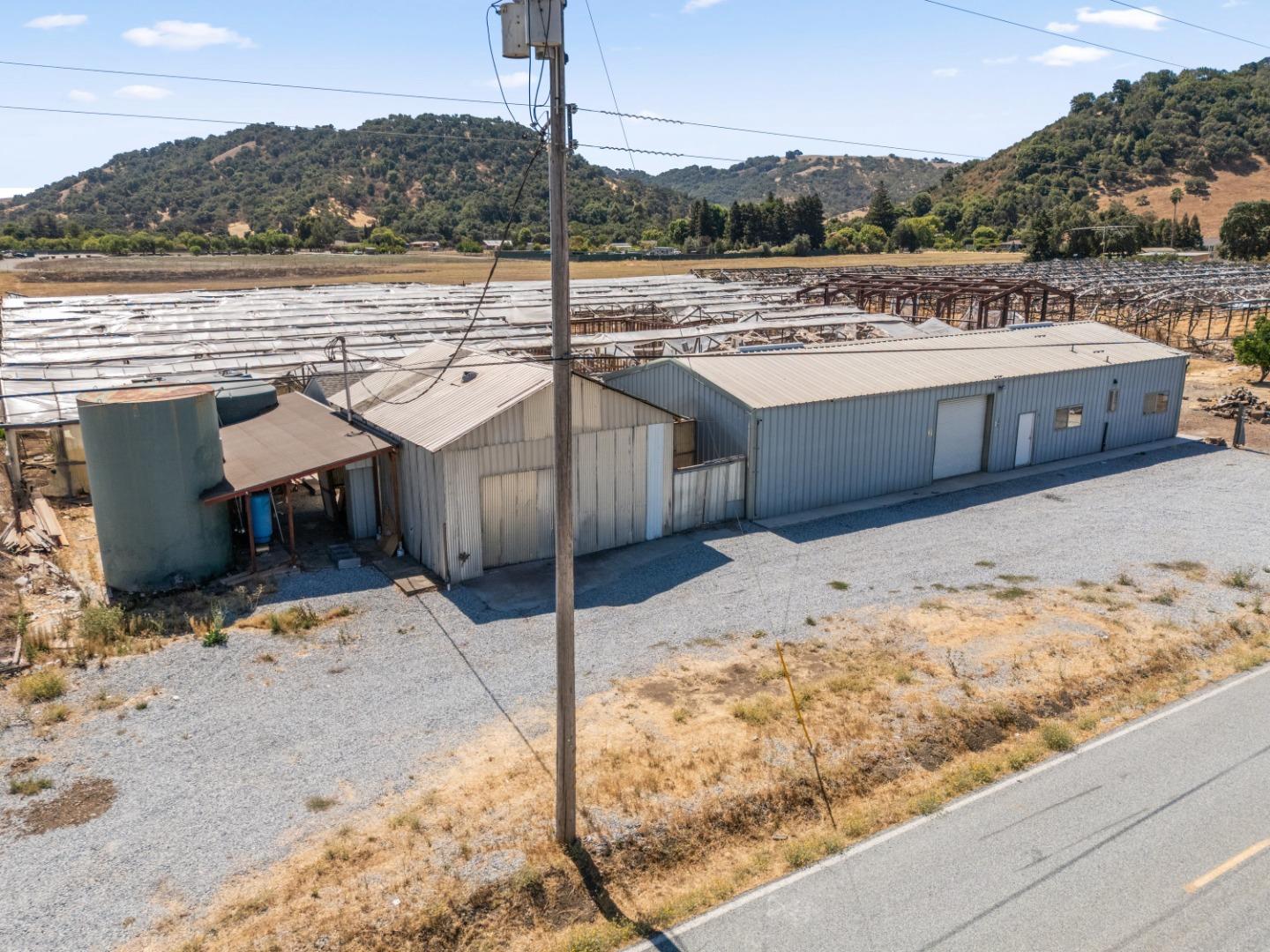 320 Kalana Avenue