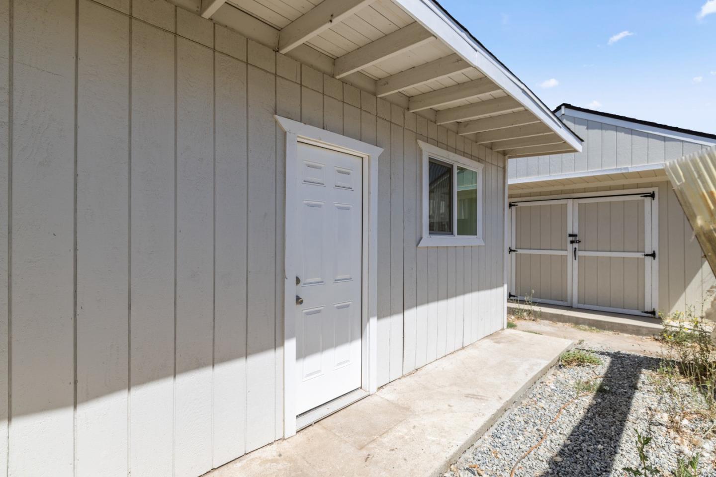 320 Kalana Avenue